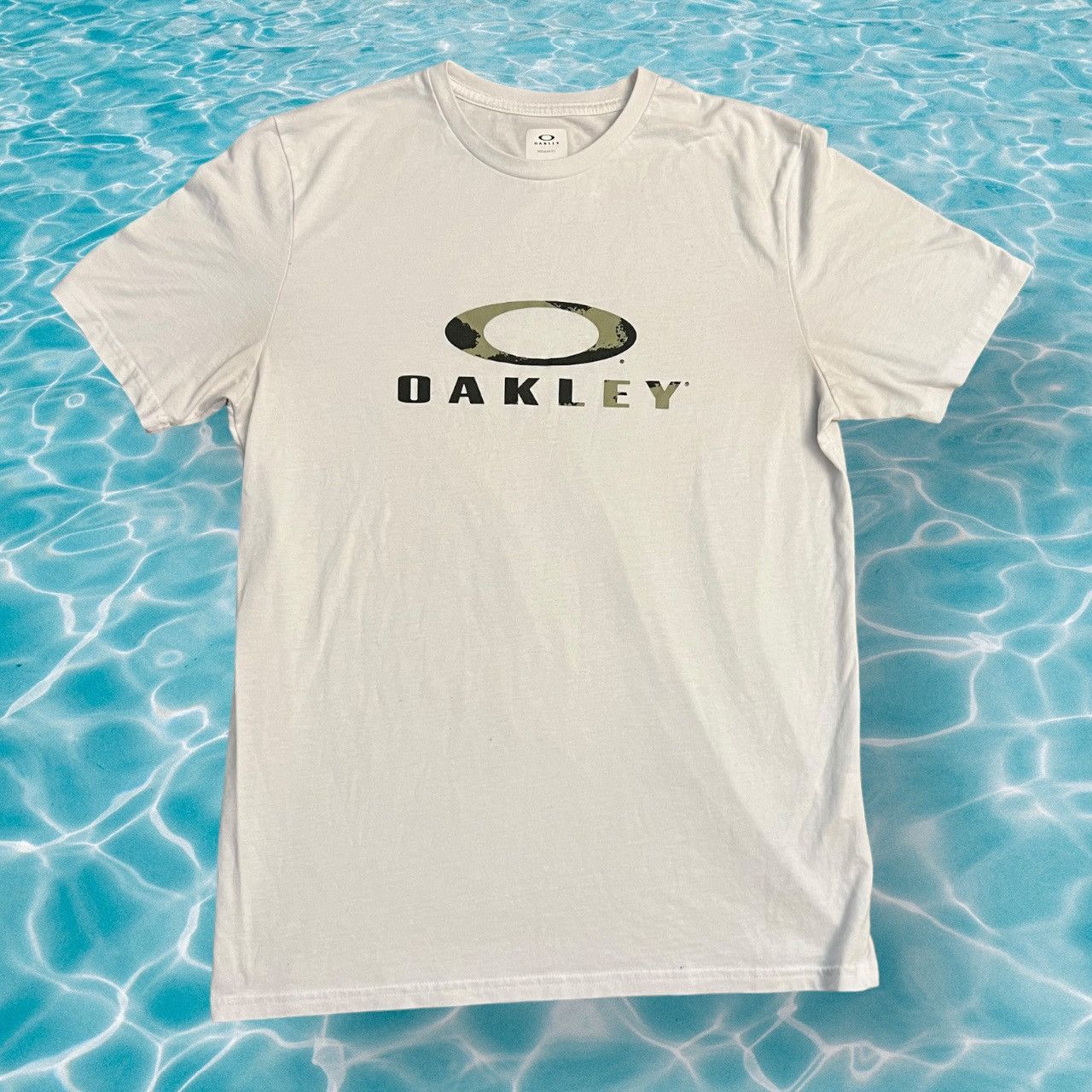 Oakley Classic Oakley camo logo white tee Size US M / EU 48-50 / 2 - 1 Thumbnail