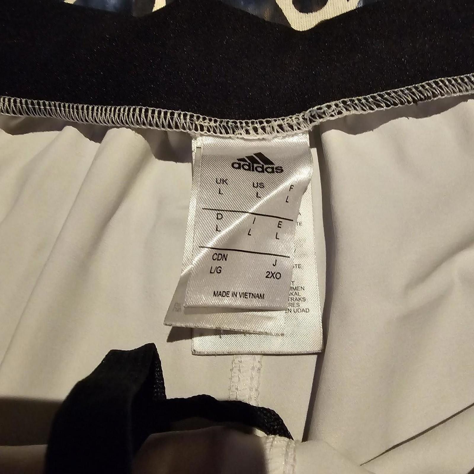 Designer Men's White Adidas 2018 Large Gym Shorts Size US 34 / EU 50 - 4 Thumbnail