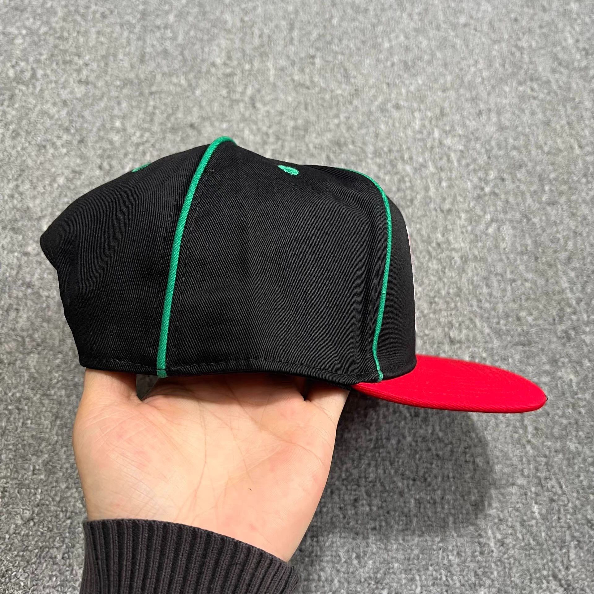Cross Colours Cross Colours embroidered curved brim baseball cap Q7 Size ONE SIZE - 6 Thumbnail