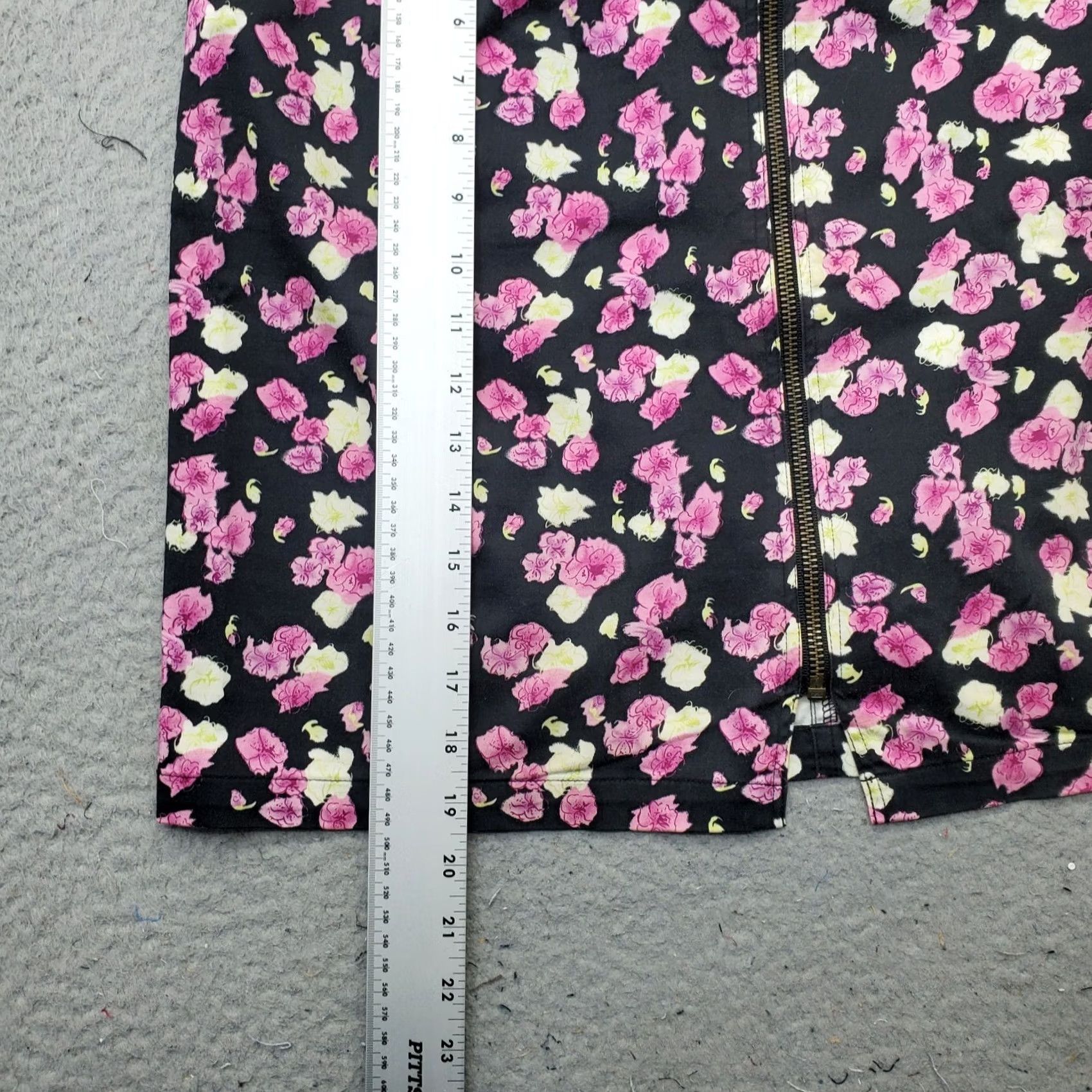 Nicole Miller Nicole Miller Skirt Womens 12 Multi Floral Stretch Front Zip Pencil Short Vintage: No Mens Women Girls Size 34" / US 12 / IT 48 - 3 Thumbnail