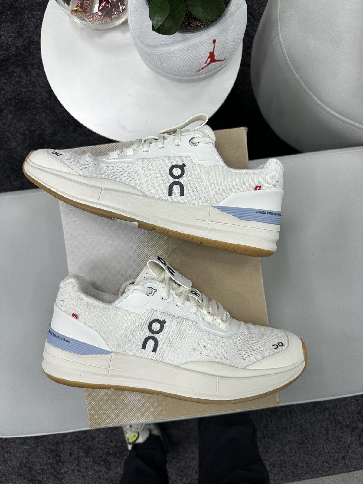On Men's tennis shoes On Running The Roger Size US 10 / EU 43 - 2 Thumbnail