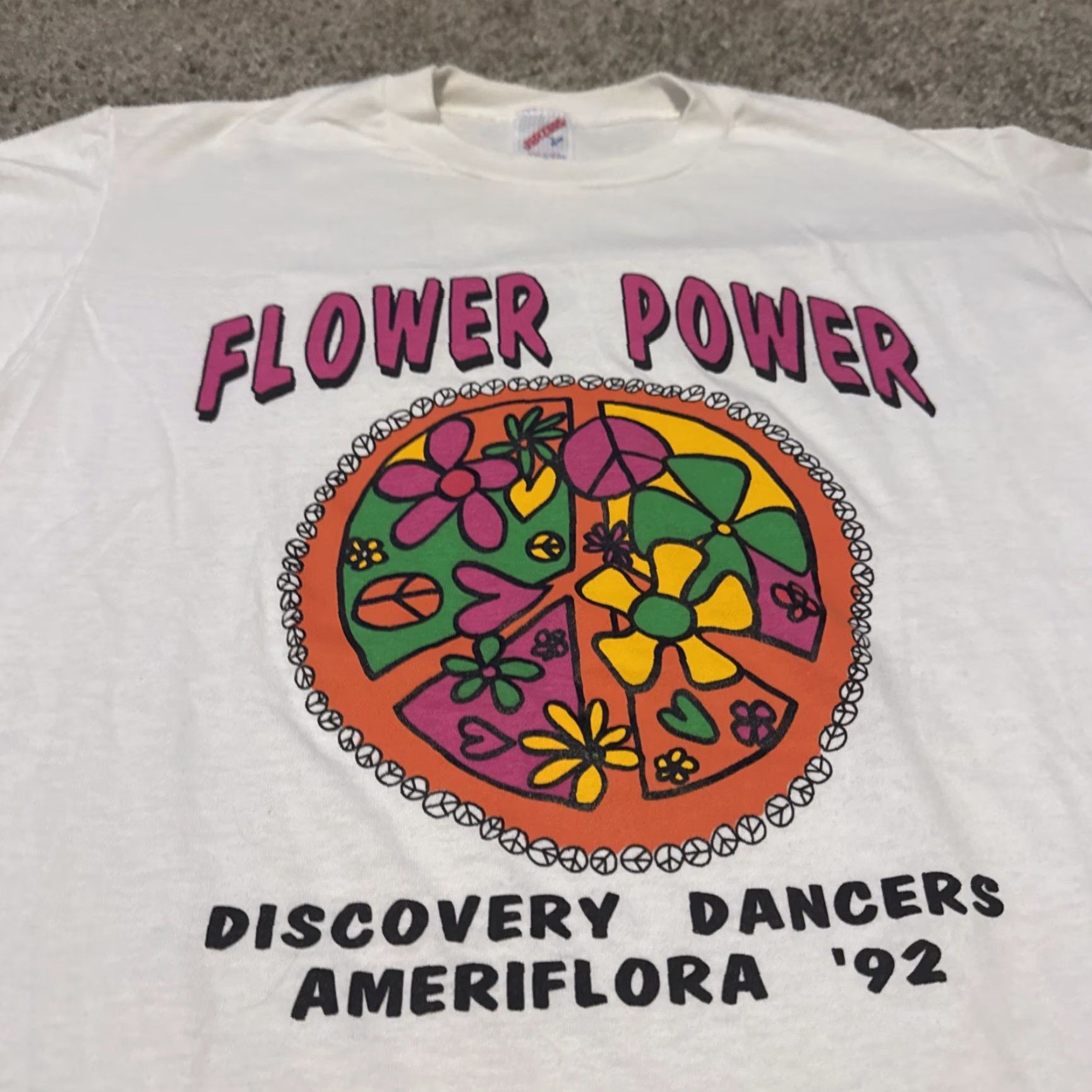 Jerzees VINTAGE 1992 Flower Power Discovery Dancers Peace Sign Hippie White T-Shirt Large Size US L / EU 52-54 / 3 - 3 Thumbnail