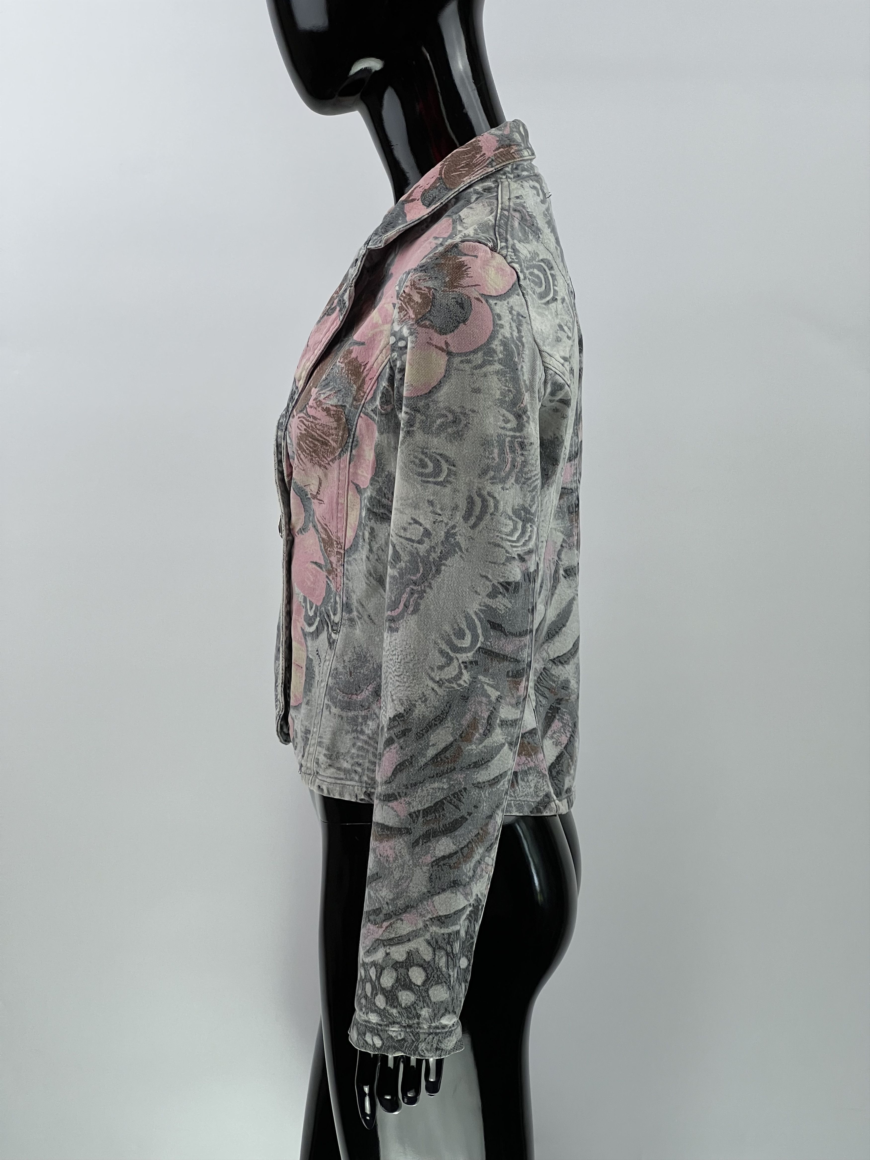 Roberto Cavalli Rare Vintage Roberto Cavalli Printed Denim Jacket Size S/M Size M / US 6-8 / IT 42-44 - 3 Thumbnail