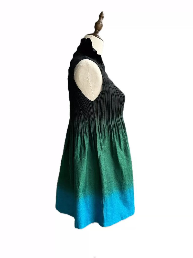 Issey Miyake Issey Miyake size:2 A wavy pleated dress with a gradient f Size XS / US 0-2 / IT 36-38 - 2 Thumbnail