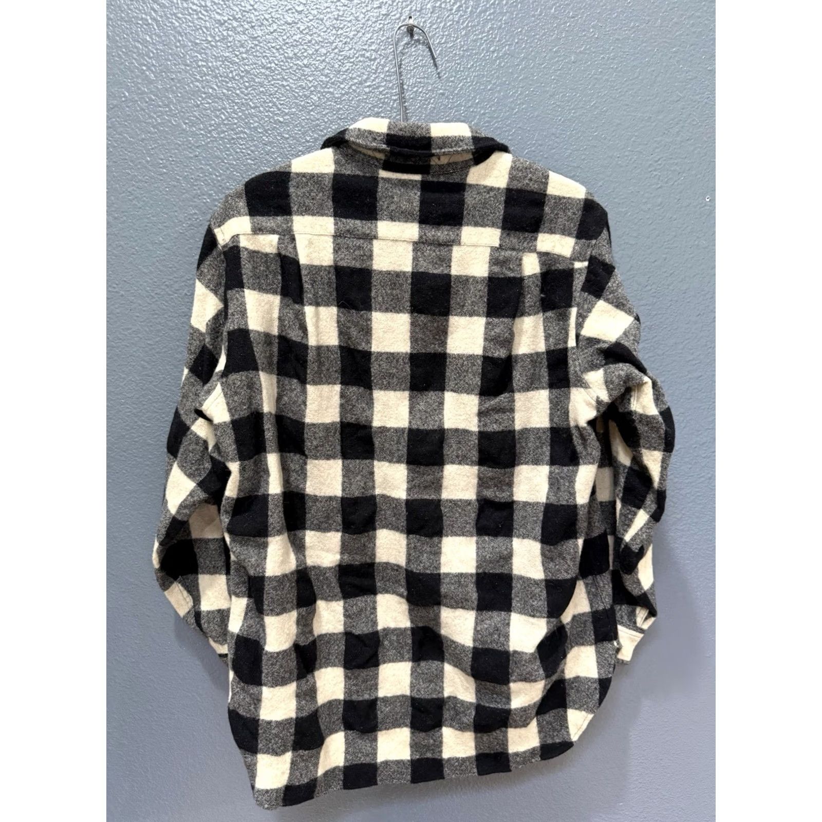 Pendleton VINTAGE Pendleton Plaid Wool Flannel Shirt The Outdoors Man Large 90’s White Black Size US L / EU 52-54 / 3 - 5 Thumbnail