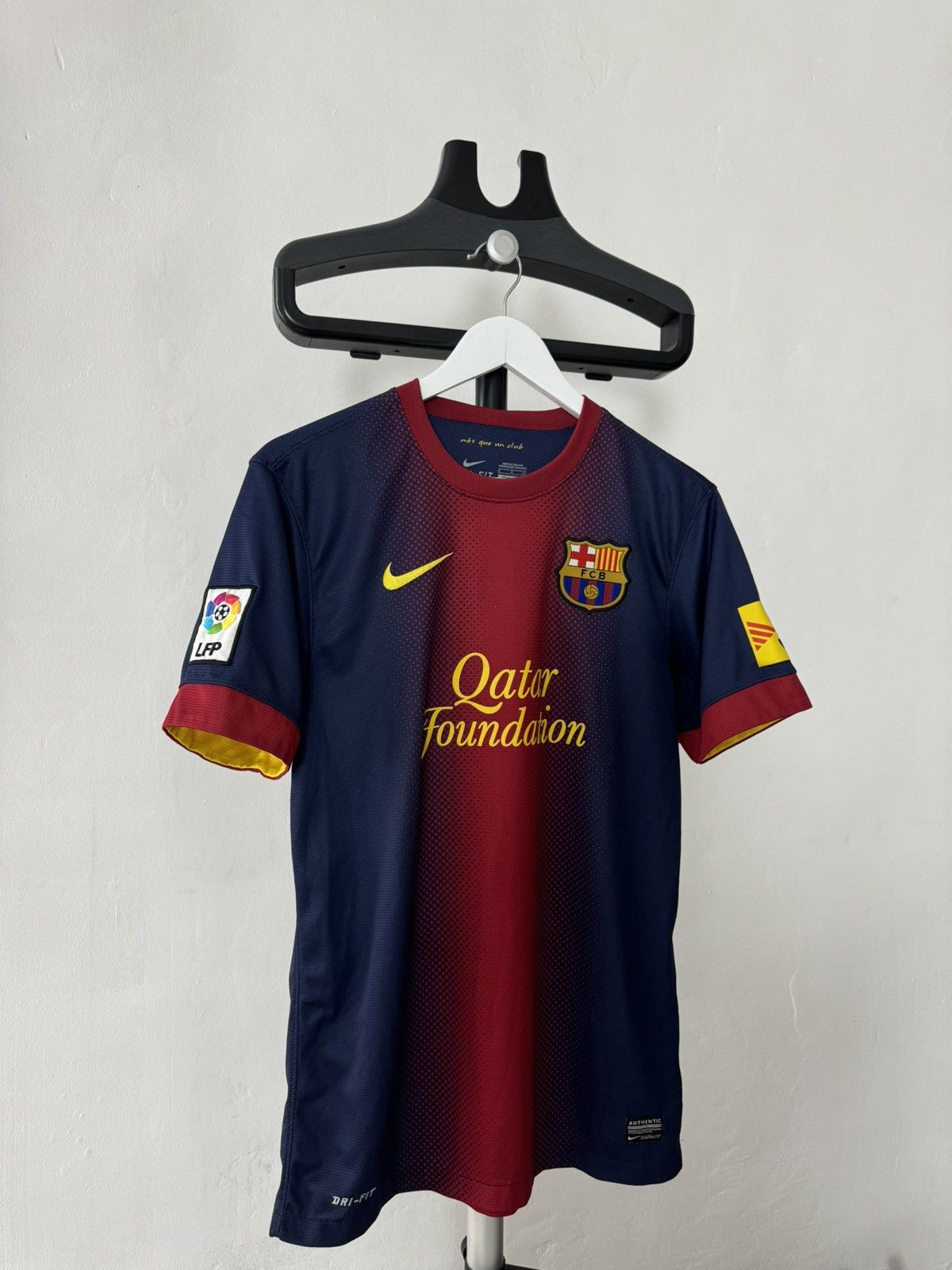 Nike Nike Barcelona 10 Messi 2012 2013 Home Jersey Size US S / EU 44-46 / 1 - 9 Thumbnail