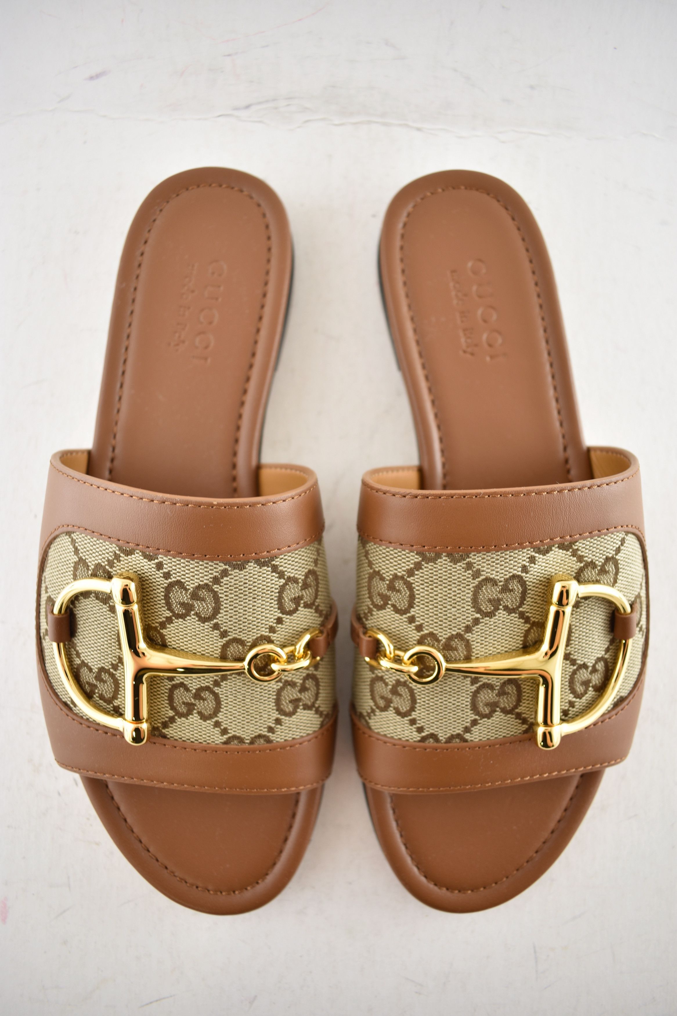 Gucci Gucci Alfa Gold Horsebit GG Canvas Logo Flat Sandal 37.5 Size US 7.5 / IT 37.5 - 11 Thumbnail