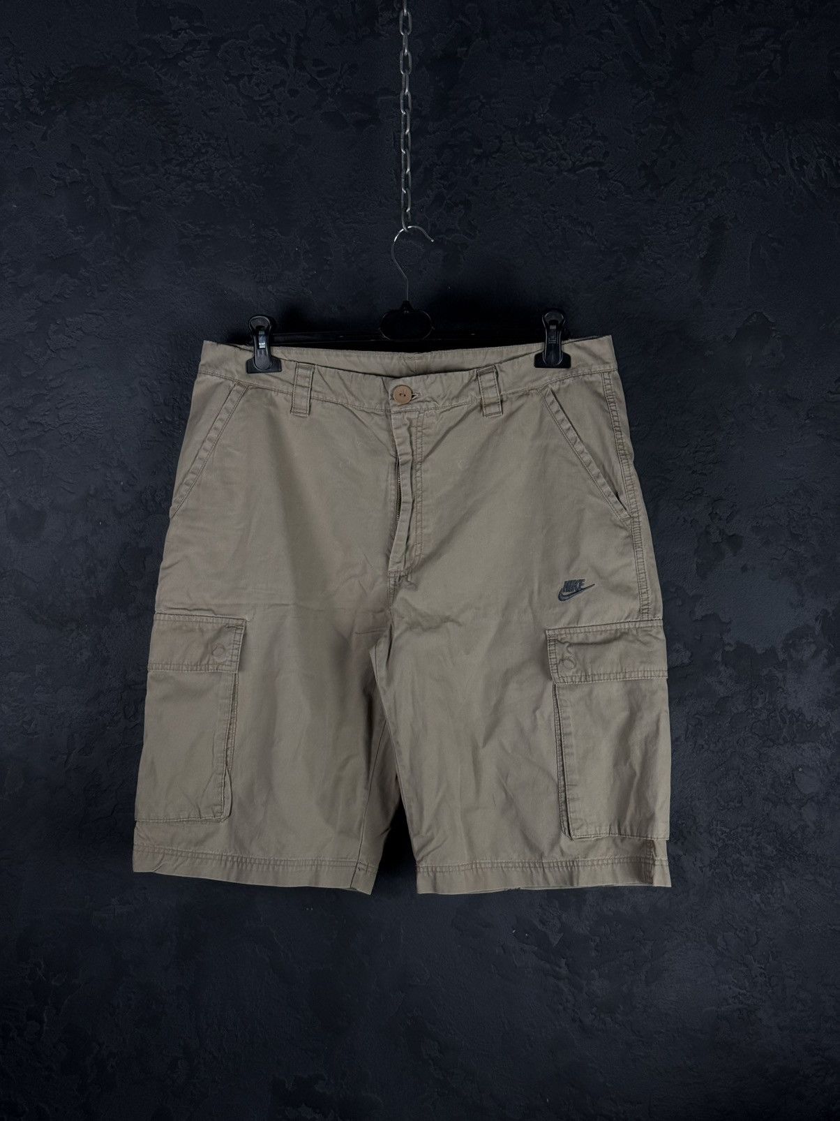Nike Vintage Men’s Nike Beige Cargo Shorts Size L Size US 34 / EU 50 - 1 Thumbnail