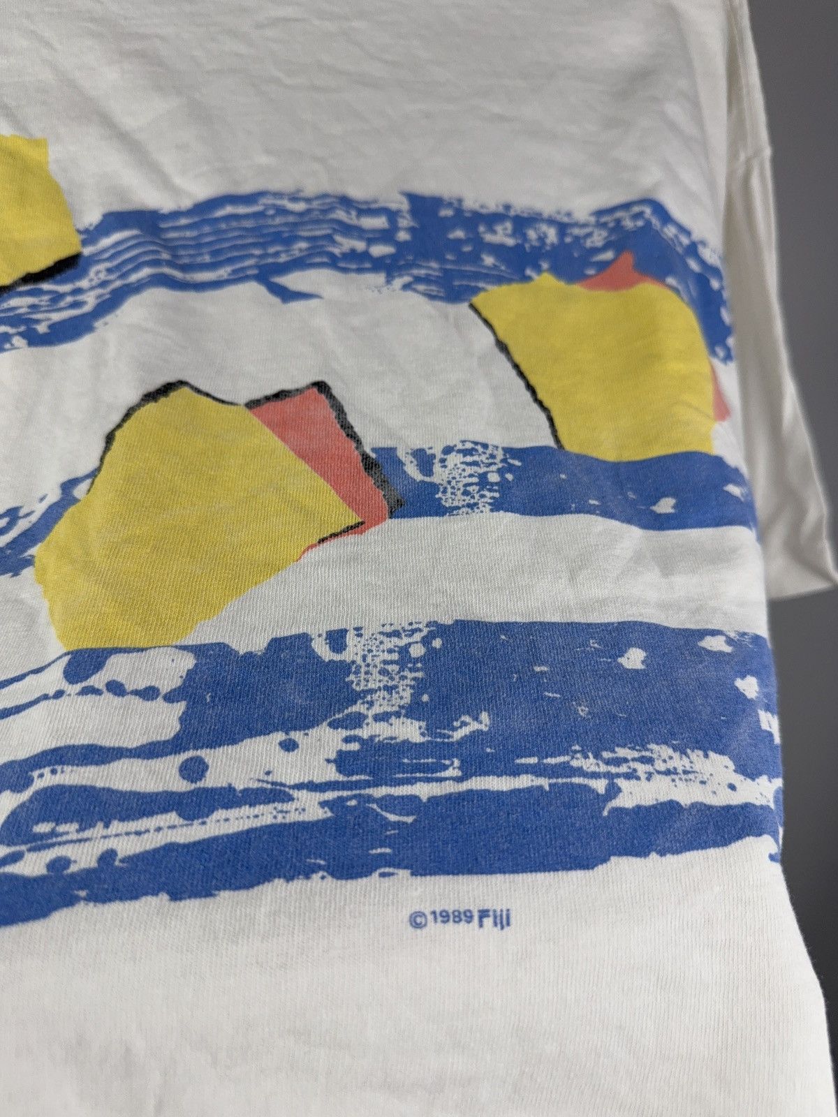 Vintage Vintage 1989 Fiji Abstract Graphic T-Shirt White 80s Art Size US XL / EU 56 / 4 - 15 Thumbnail