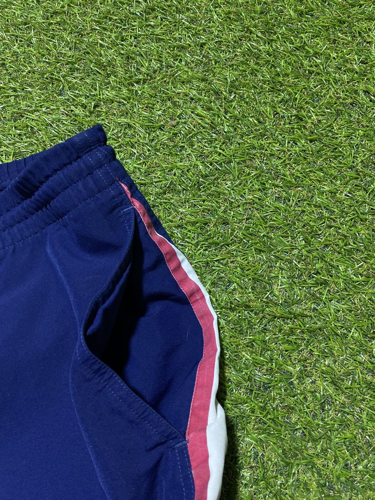 Adidas Vintage 90s Adidas shorts Team GB sportswear style size M Size US 32 / EU 48 - 2 Thumbnail