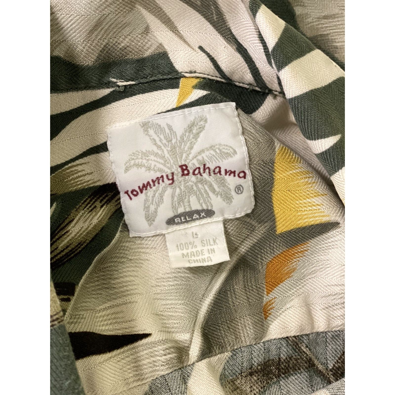 Tommy Bahama Tommy Bahama Shirt Mens L Aloha 100% Silk Floral Birds of Paradise Gray Short Sleeve Button-Up Beach Hawaiian Tropical Size US L / EU 52-54 / 3 - 4 Thumbnail