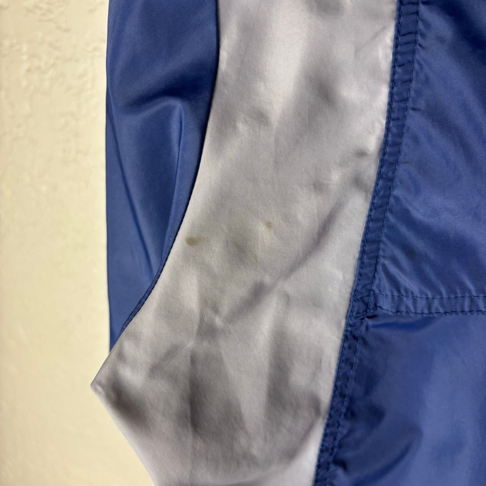 Nike Vintage Nike 80s Gray Tag Two Tone Medium Windbreaker Size US M / EU 48-50 / 2 - 5 Thumbnail