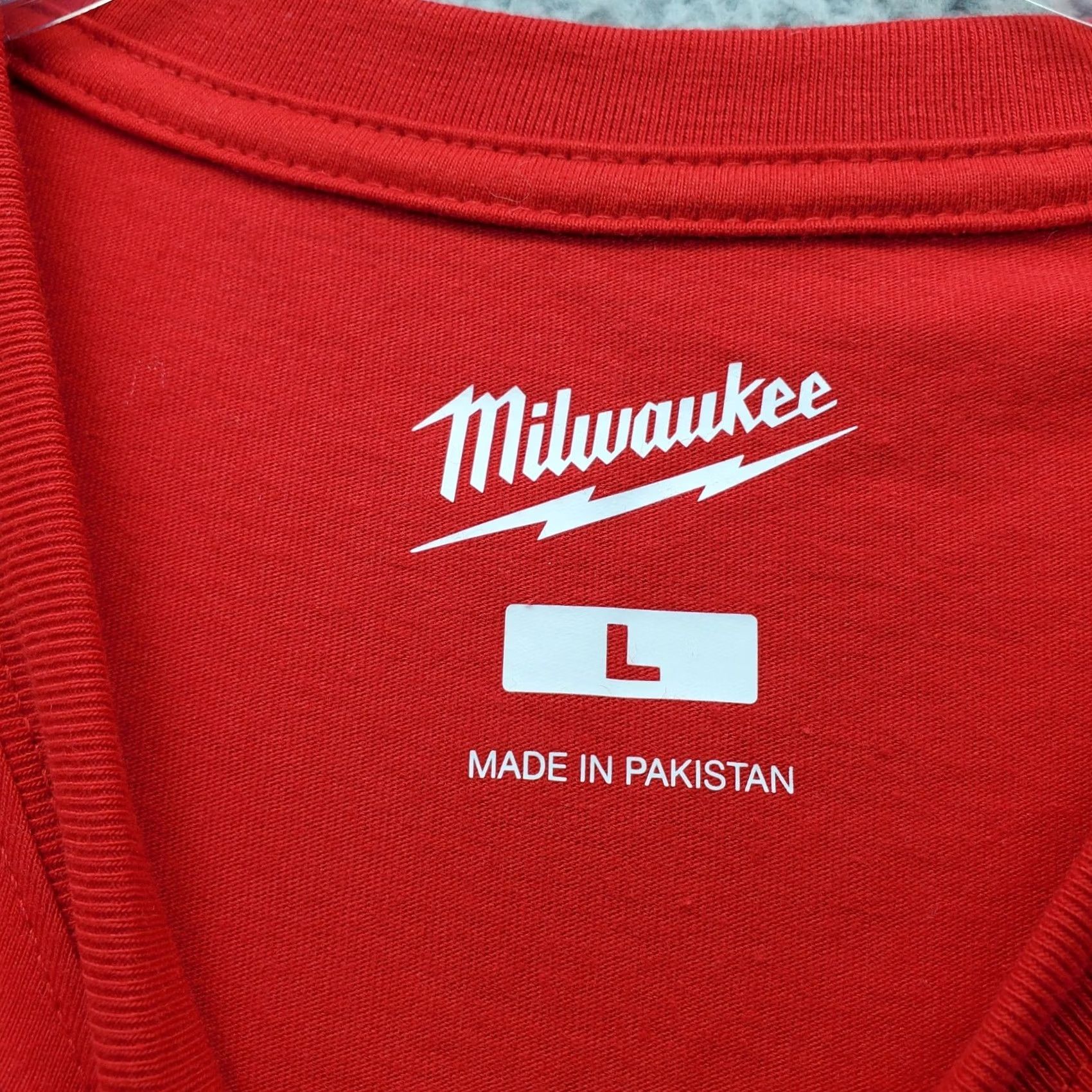 Vintage Milwaukee Mens T-Shirt L Red Logo Front Short Sleeve Crew Neck Shirt Size US L / EU 52-54 / 3 - 6 Thumbnail