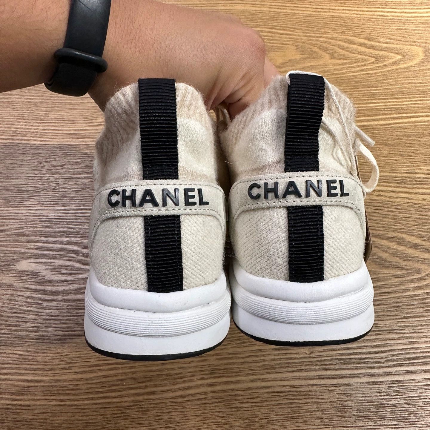 Chanel Chanel may747 23B Beige Logo Knit Sneaker 36 Size US 5.5 / IT 35.5 - 7 Thumbnail