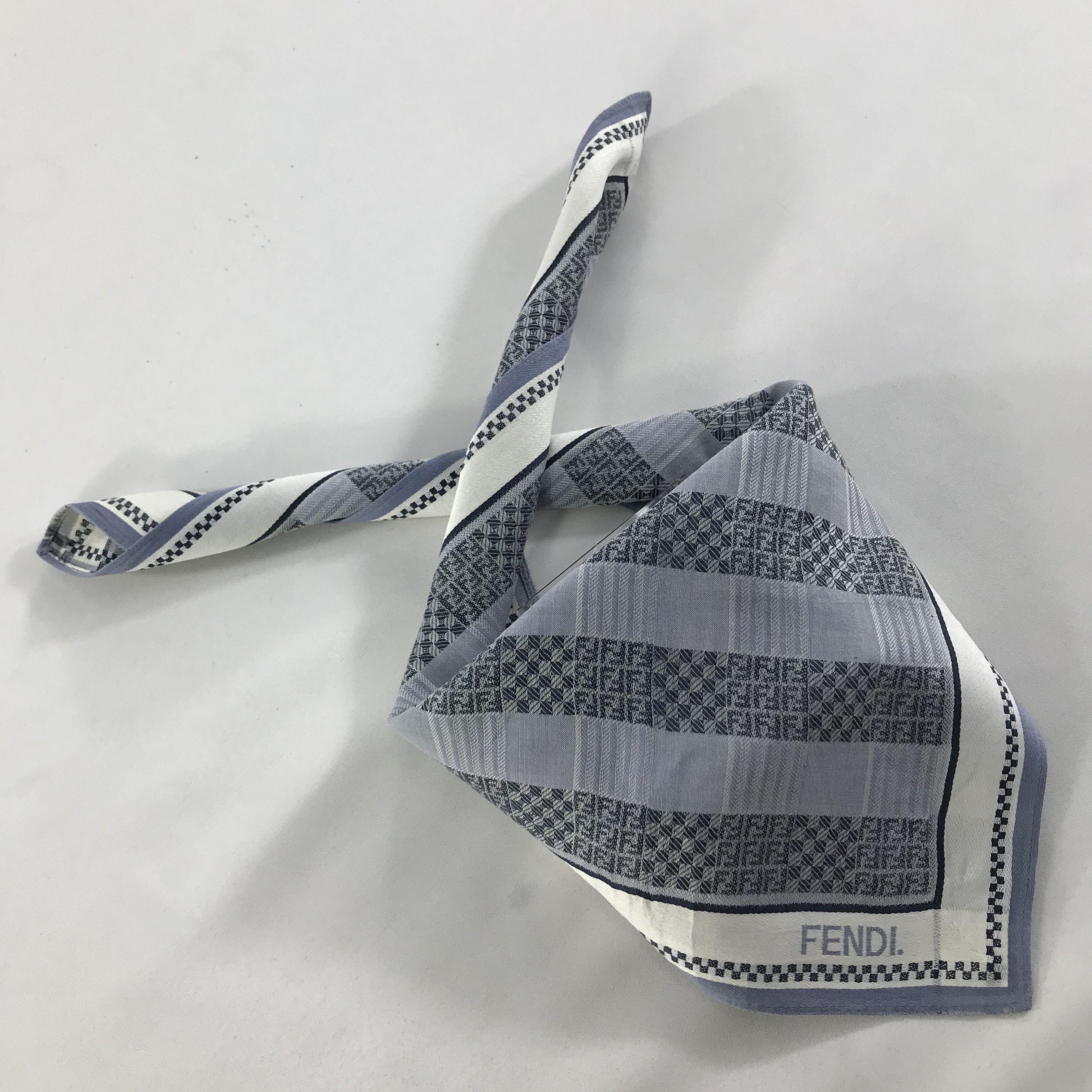 Vintage Vintage Bandana / Handkerchief / Neckerchief - S1490 Size ONE SIZE - 4 Thumbnail