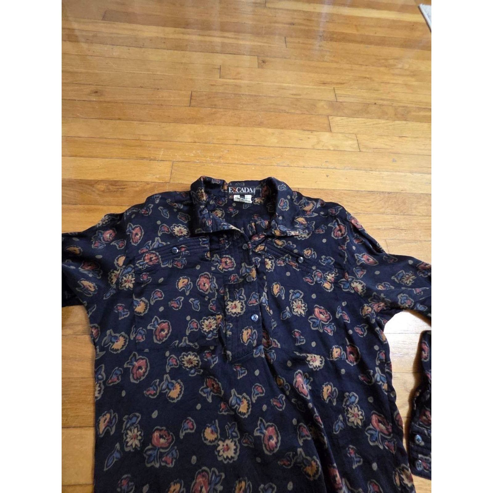Escada Escada 34 100% silk button flowers Size 34 Black A001120 Size M / US 6-8 / IT 42-44 - 5 Thumbnail