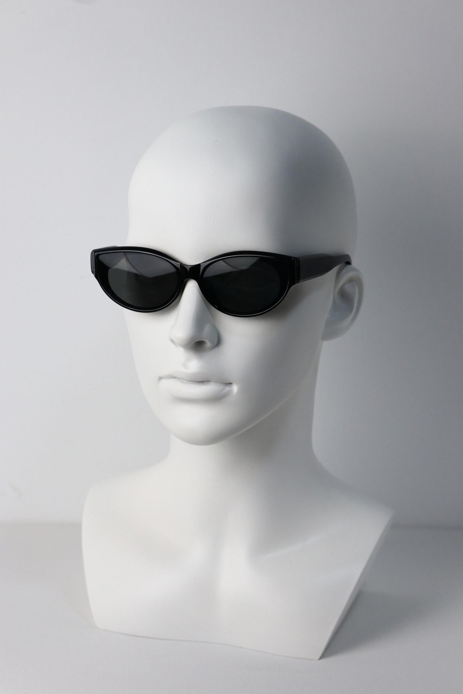 Japanese Brand Y2k Avant Garde Futuristic Black Sunglasses Unisex OS Size ONE SIZE - 2 Thumbnail