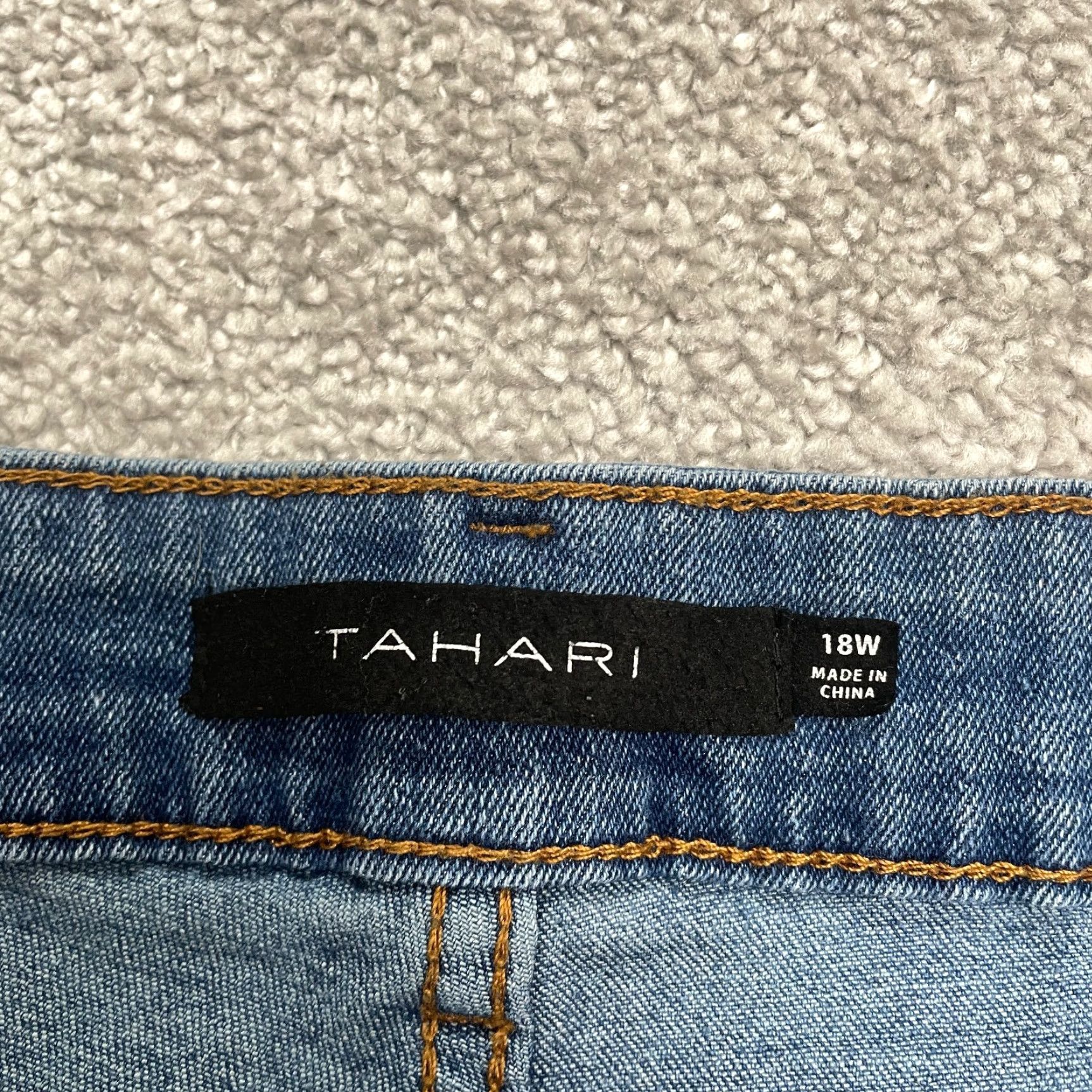 Vintage Tahari Kelly Plus Size 18W Mid Rise Skinny Jeans Womens Blue Medium Wash Stretch 36x27 Size 40" / US 18 - 6 Thumbnail