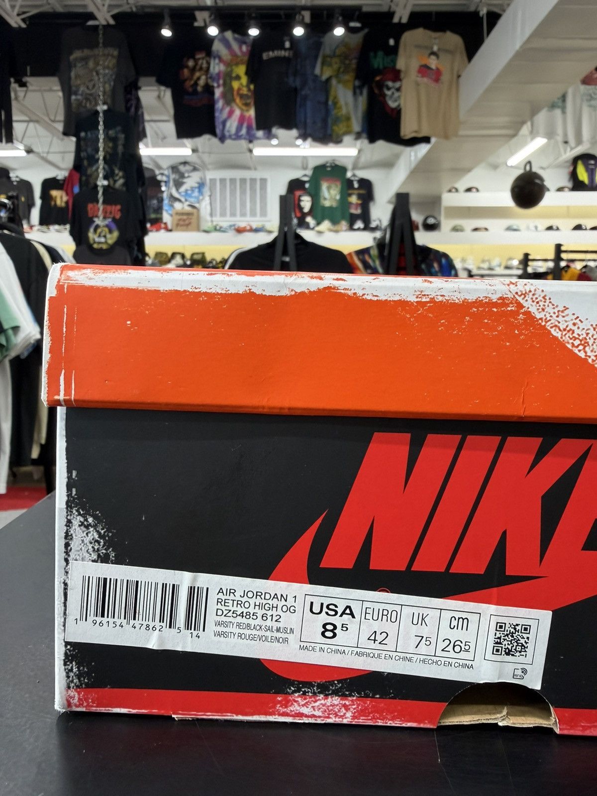 Jordan Brand Air Jordan 1 Chicago Lost & Found Size 8.5 (2022) Size US 8.5 / EU 41-42 - 11 Thumbnail