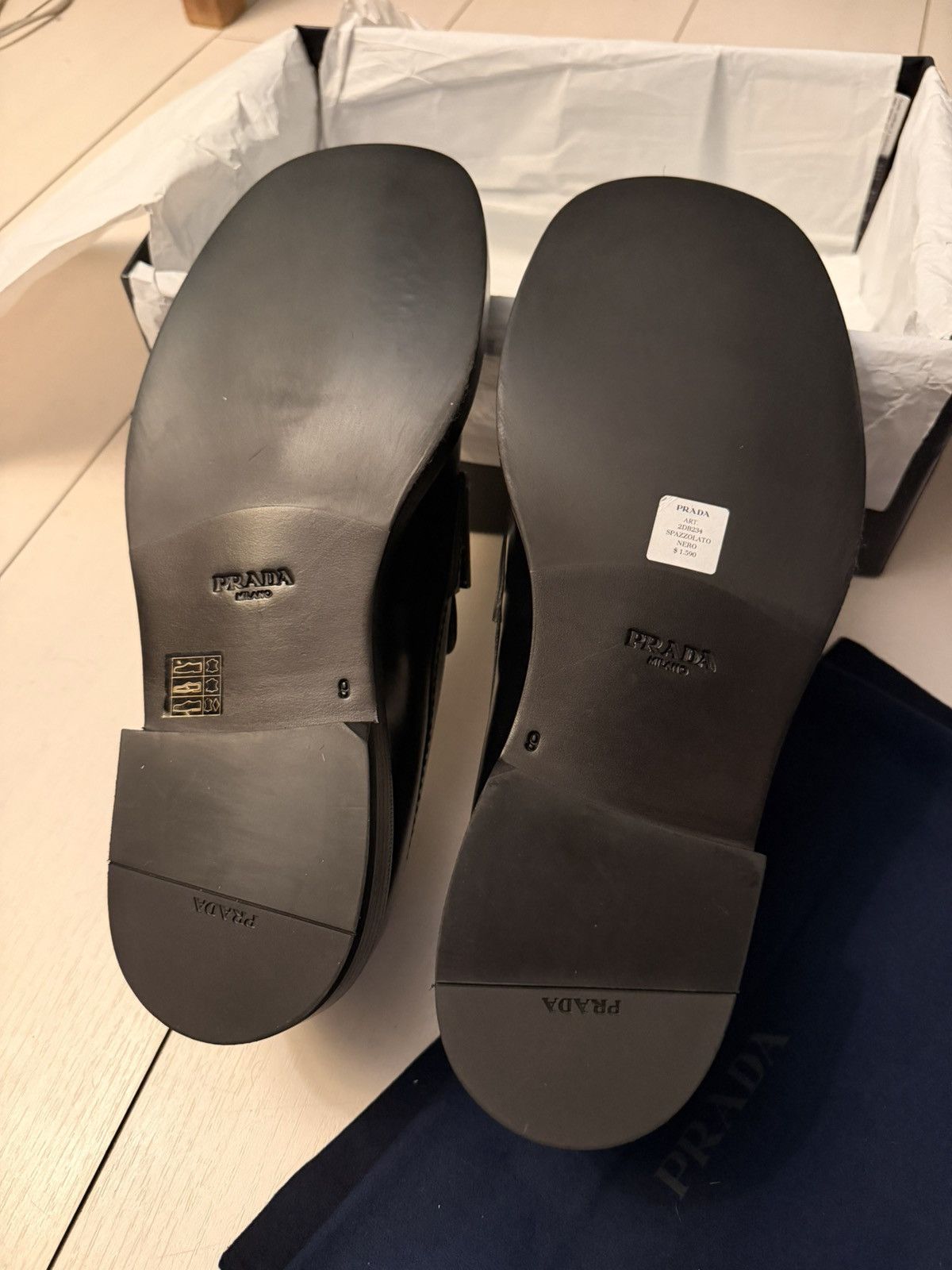 Prada NWT PRADA Men Brushed Leather Loafers with Metal Ring Size 9 Size US 9 / EU 42 - 6 Thumbnail
