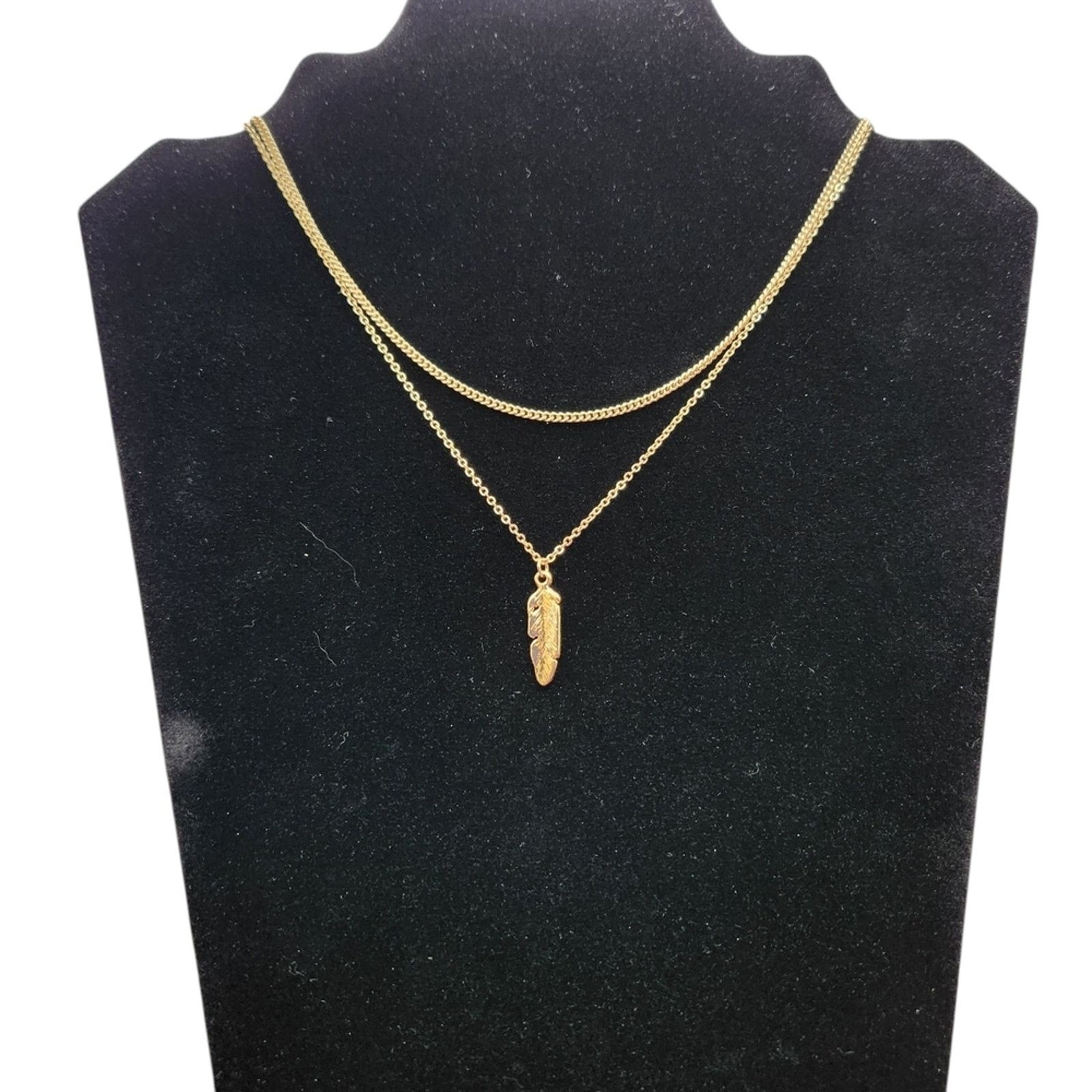 Other Gold Layered Necklace Feather Pendant Nature Inspired Size ONE SIZE - 2 Thumbnail