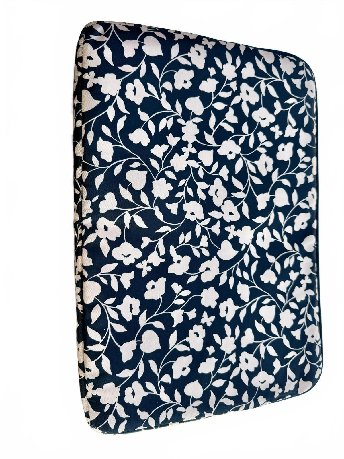 Other Kate Spade Black & White Floral Padded Laptop Case Sleeve Size ONE SIZE - 5 Thumbnail
