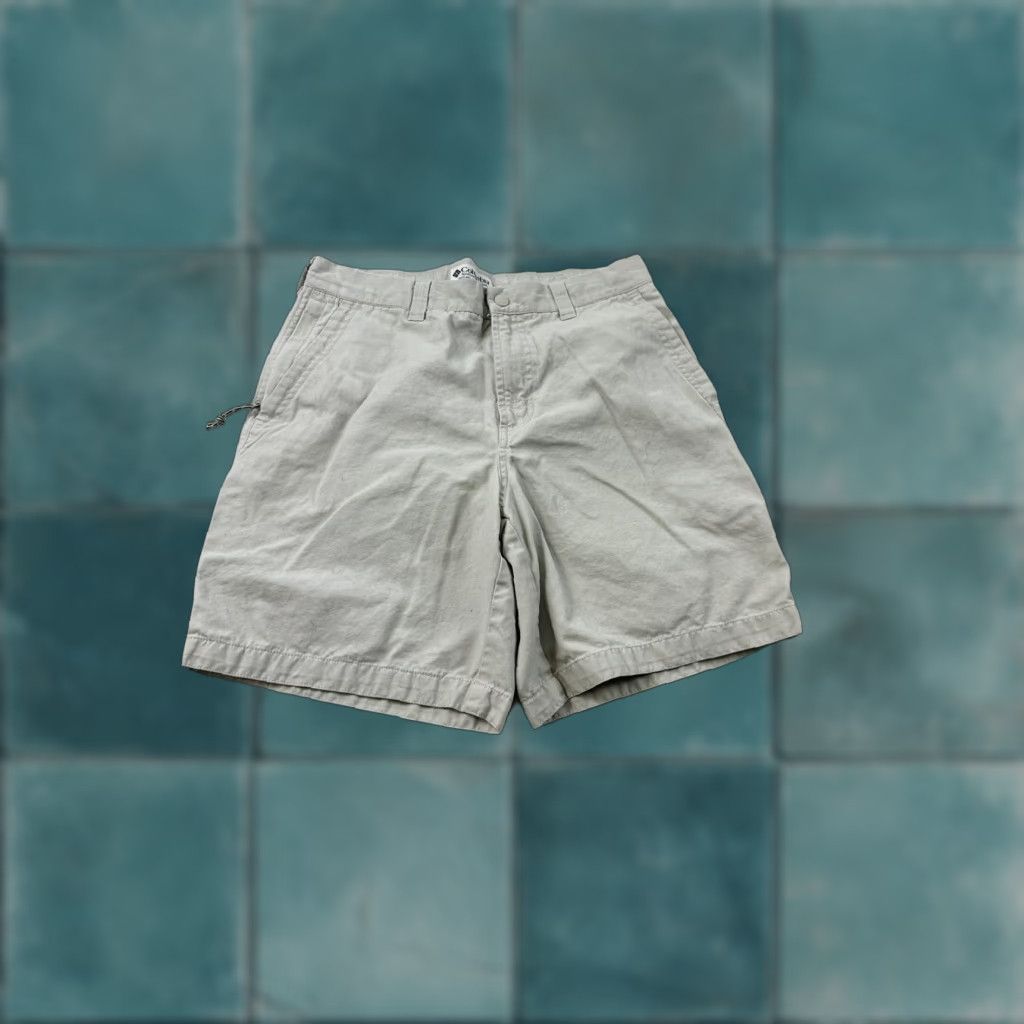 Vintage VINTAGE Columbia Shorts Women’s 10 Khakis Chino Hiking -2 Beige Regular 7in Inseam Pockets Breathable Fish Outdoor Casual Activewear Travel Womens Size 32" / US 10 / IT 46 - 1 Thumbnail