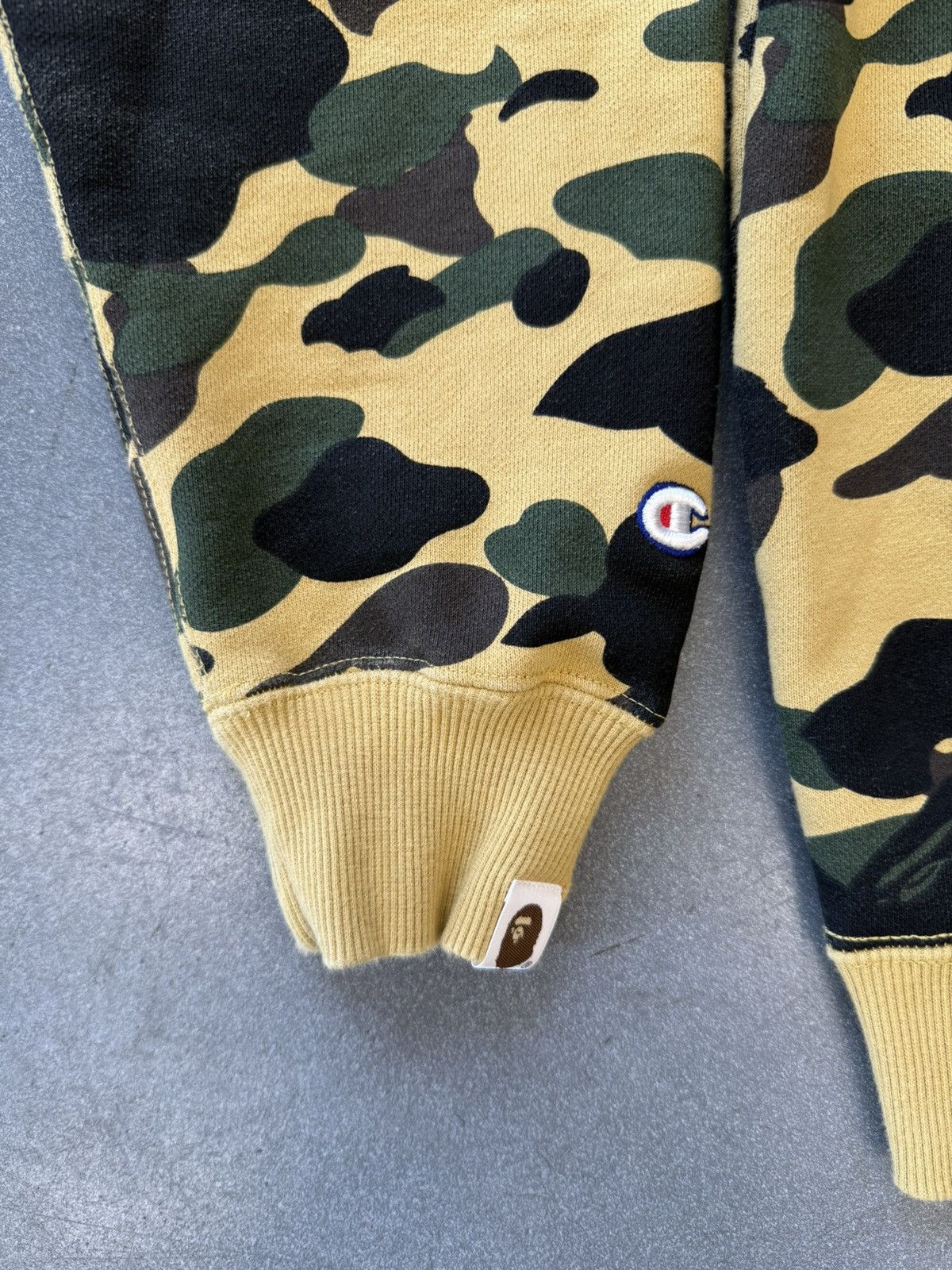 Bape × Champion FW17 Bape Champion 1st Camo Crewneck Size US L / EU 52-54 / 3 - 4 Thumbnail