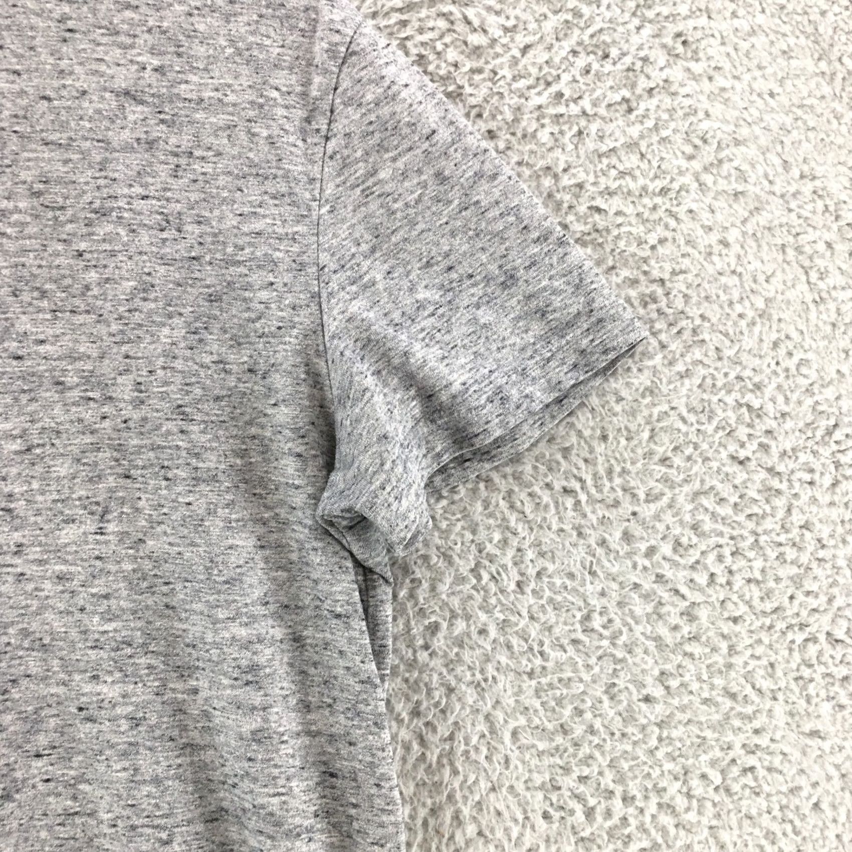 American Eagle Outfitters American Eagle Outfitters Tee Tshirt Mens Medium Flex Grey Short Sleeve Shirt Mens Regular Size M Gray Cotton Blend T-Shirt Classic All Seasons Size US M / EU 48-50 / 2 - 3 Thumbnail