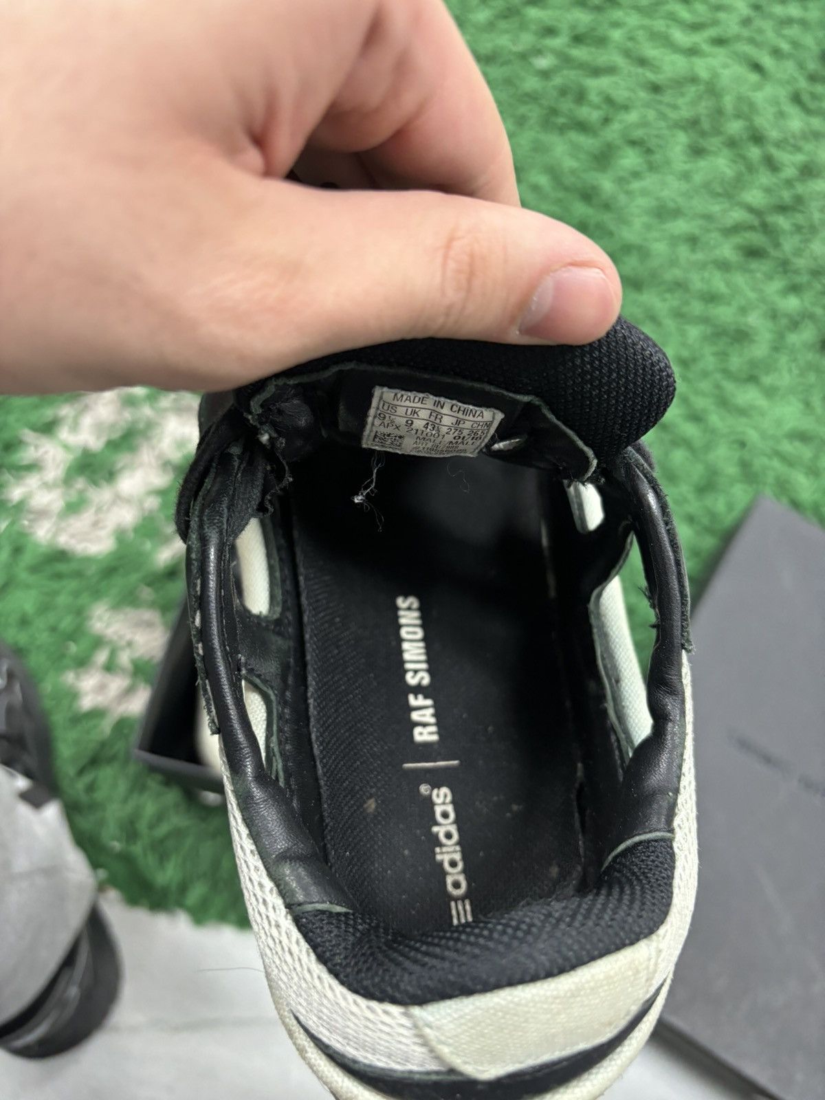 Adidas × Raf Simons Adidas RAF Simon Replicant Ozweego 9.5 Size US 9.5 / EU 42-43 - 5 Thumbnail