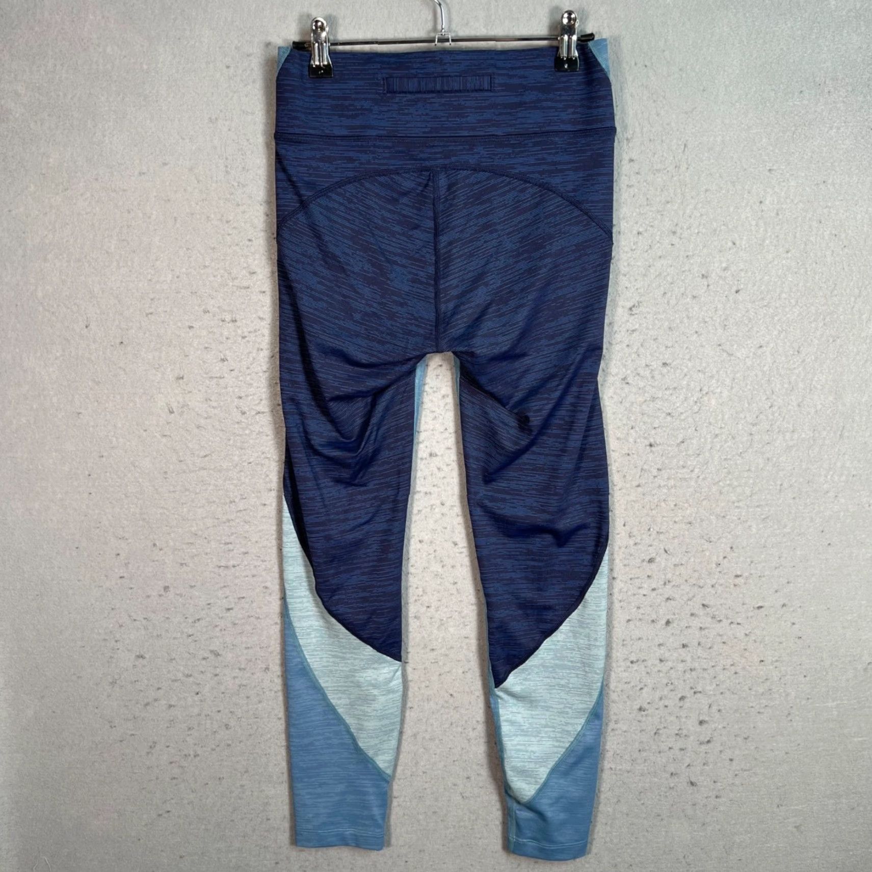 Outdoor Voices Outdoor Voices Colorblock Leggings Womens Small Blue Navy Athletic Shirt? Size 28" / US 6 / IT 42 - 2 Thumbnail