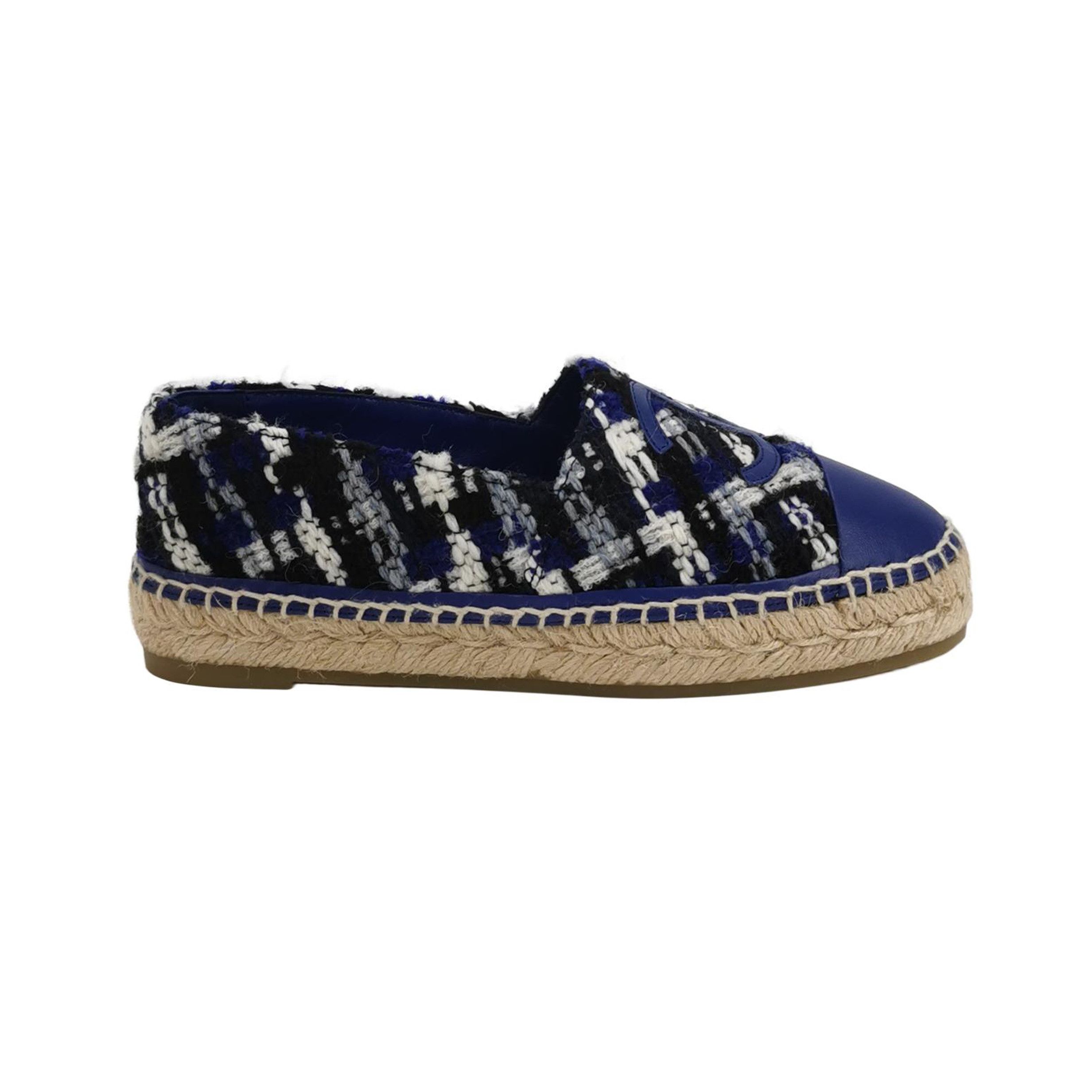 Chanel Chanel Women 6 Flats Size US 6 / IT 36 - 1 Thumbnail