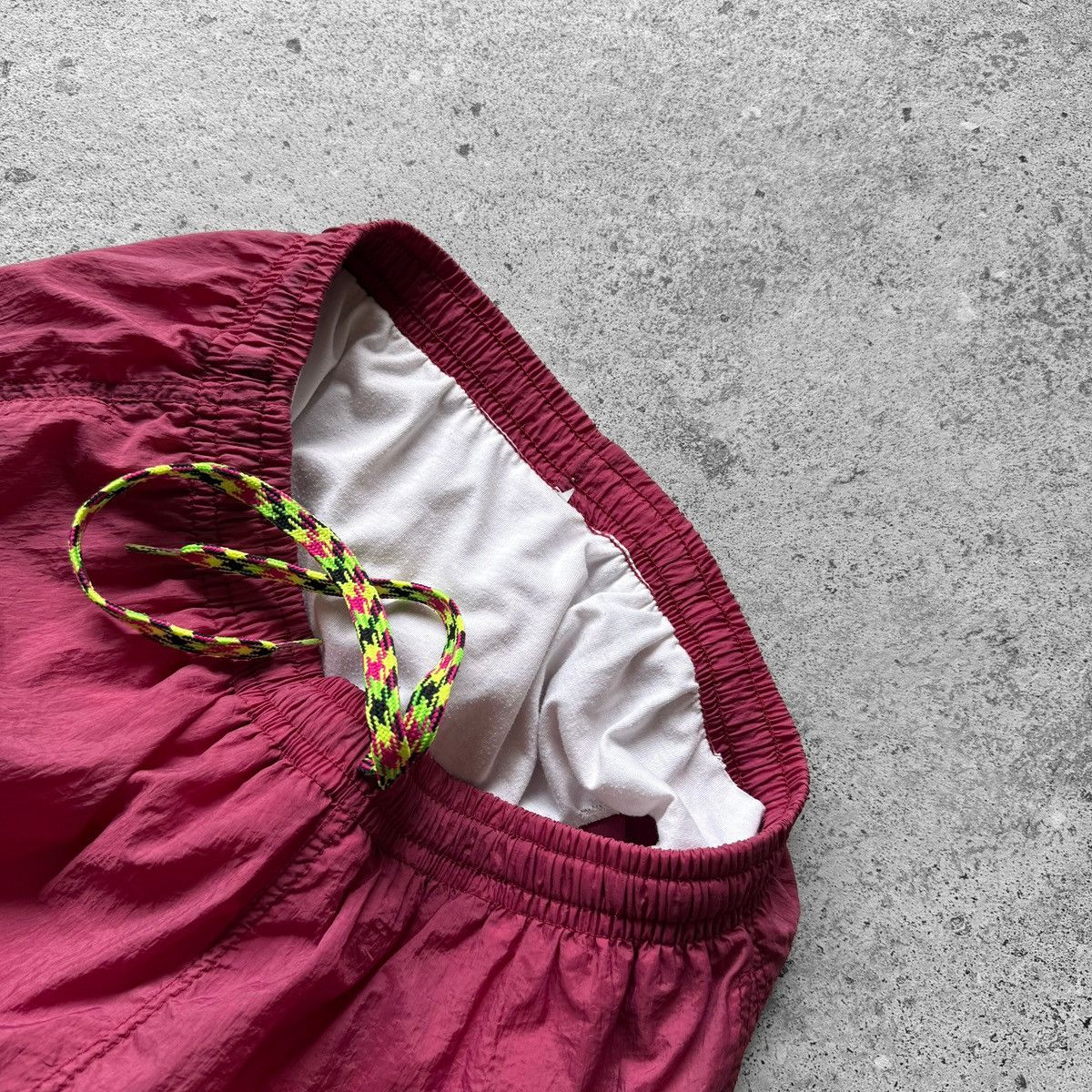 Nike Nike Mens Vintage 80s Pink Crinkle Nylon Sport Shorts Size US 33 - 4 Thumbnail