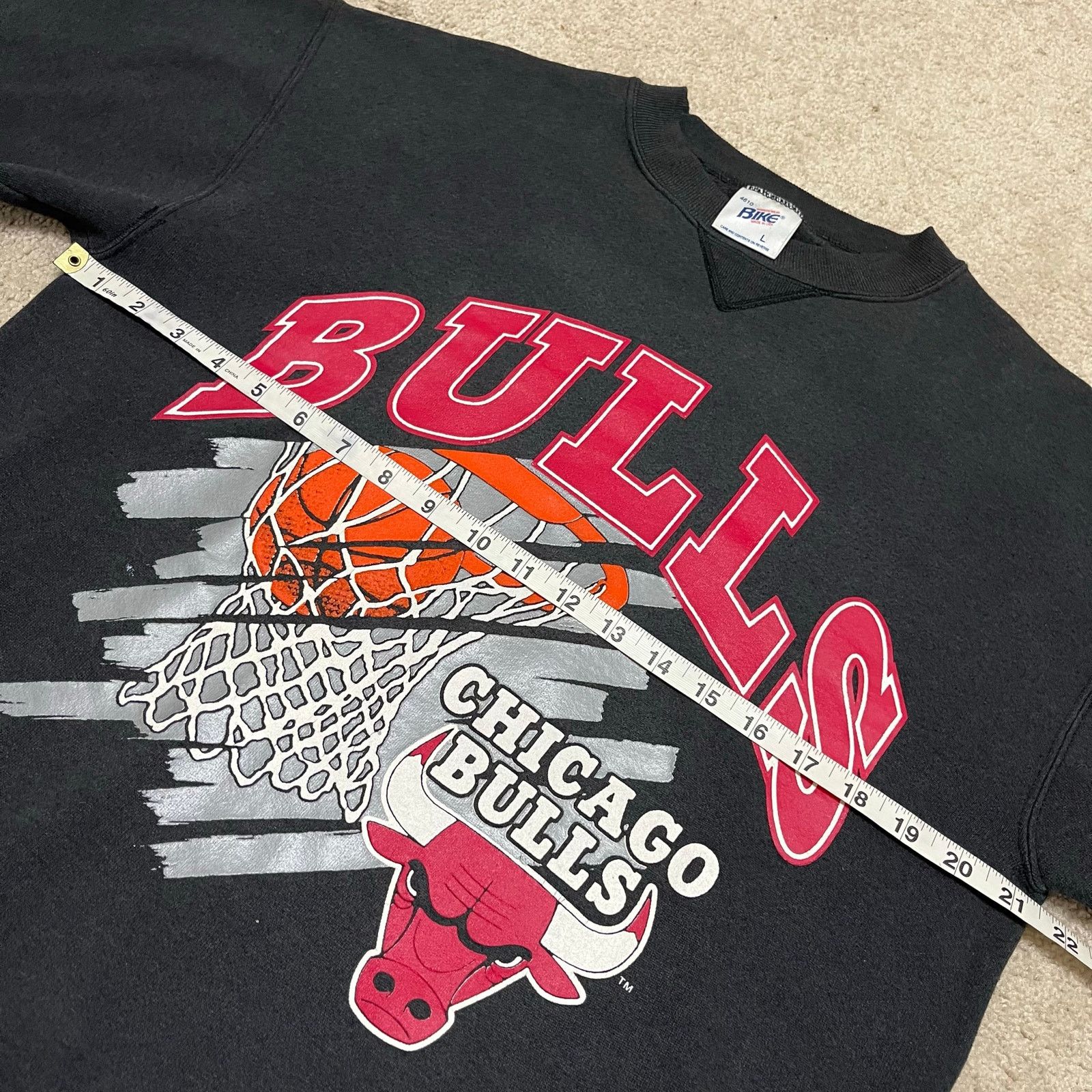 Other Vintage Chicago Bulls Jordan Pippen Graphic Black Crewneck L Size US L / EU 52-54 / 3 - 6 Thumbnail
