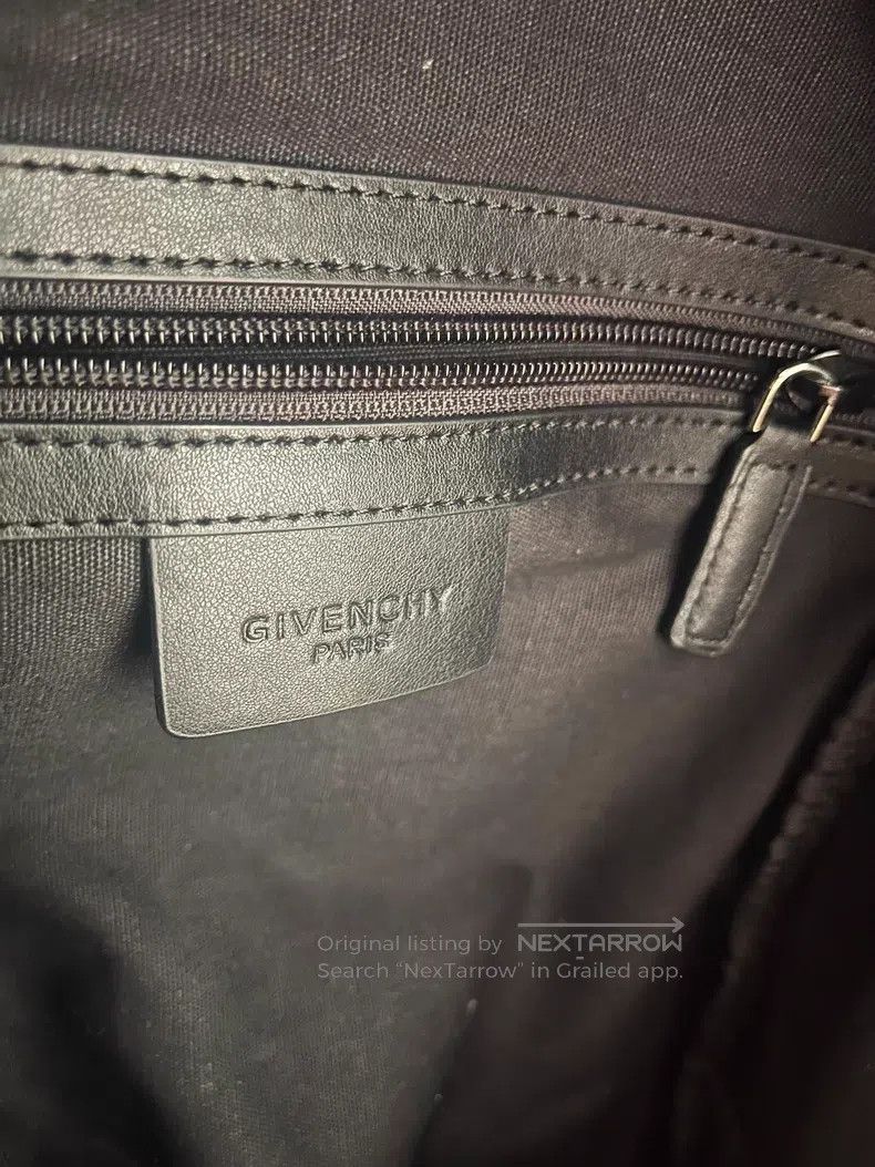 Givenchy Givenchy Metallic Five-pointed Star Embellished Leather Ba Size ONE SIZE - 4 Thumbnail