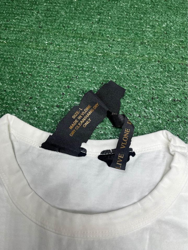 Vlone Vlone USA Friends T-shirt Size L Size US L / EU 52-54 / 3 - 3 Thumbnail