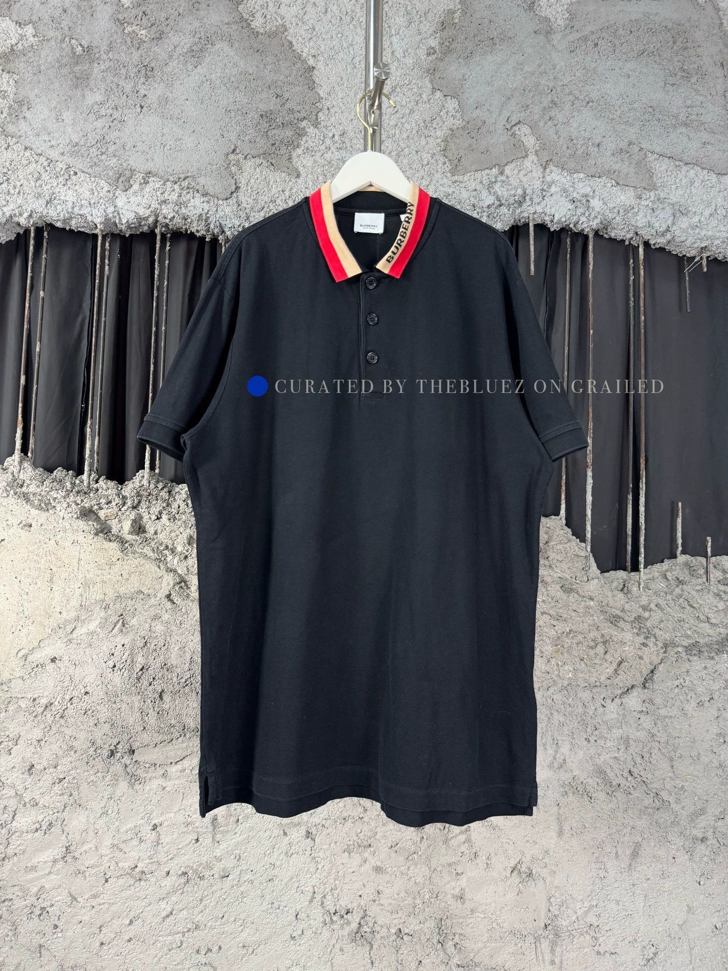 Burberry Classic Black Polo in Size XL Size US XL / EU 56 / 4 - 1 Thumbnail