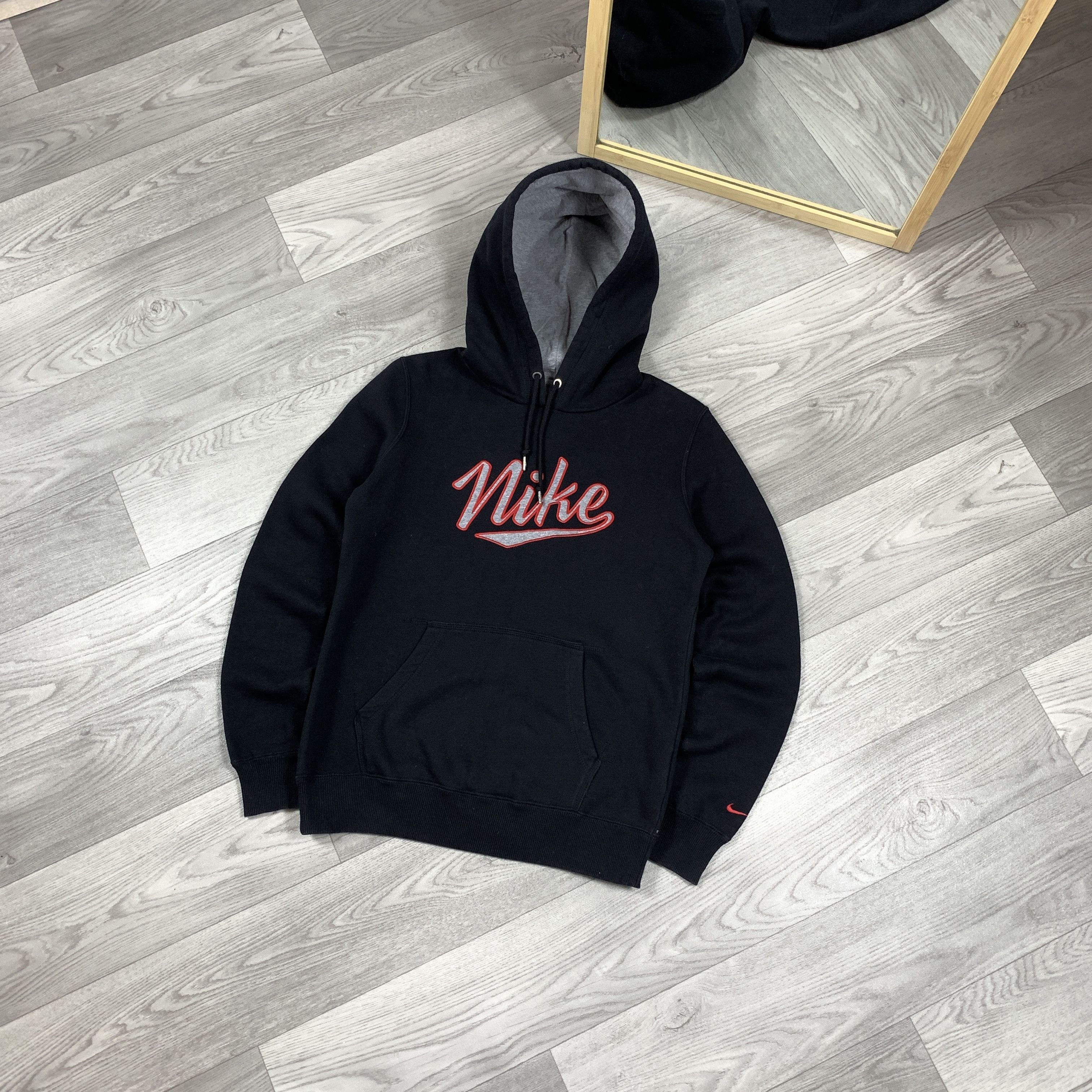Nike Vintage Nike 90s Embroidered Black Hoodie Women's Sweat M Size M / US 6-8 / IT 42-44 - 1 Thumbnail