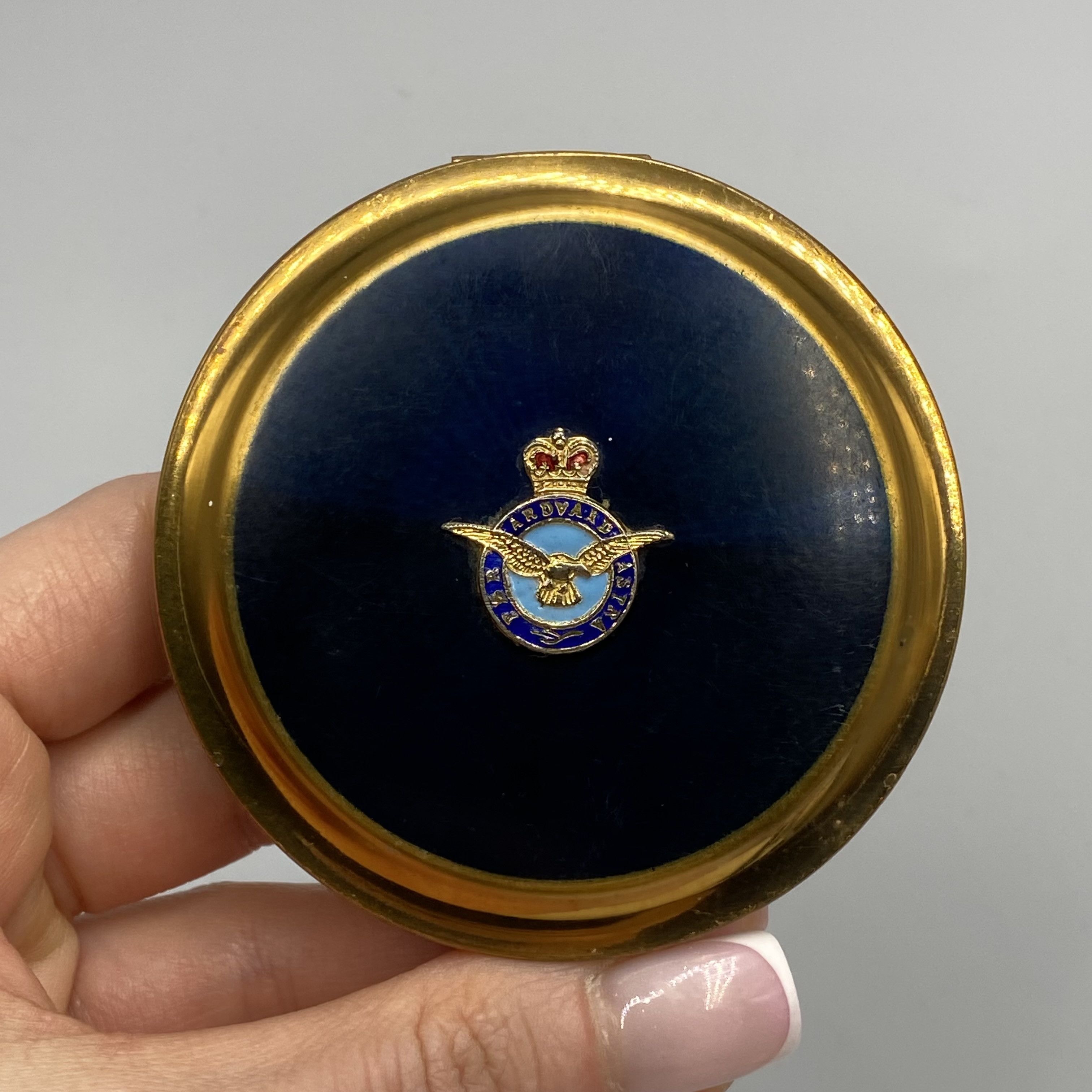 Vintage Vintage RAF Powder Compact Brass Enamel British Air Force Size ONE SIZE - 1 Thumbnail