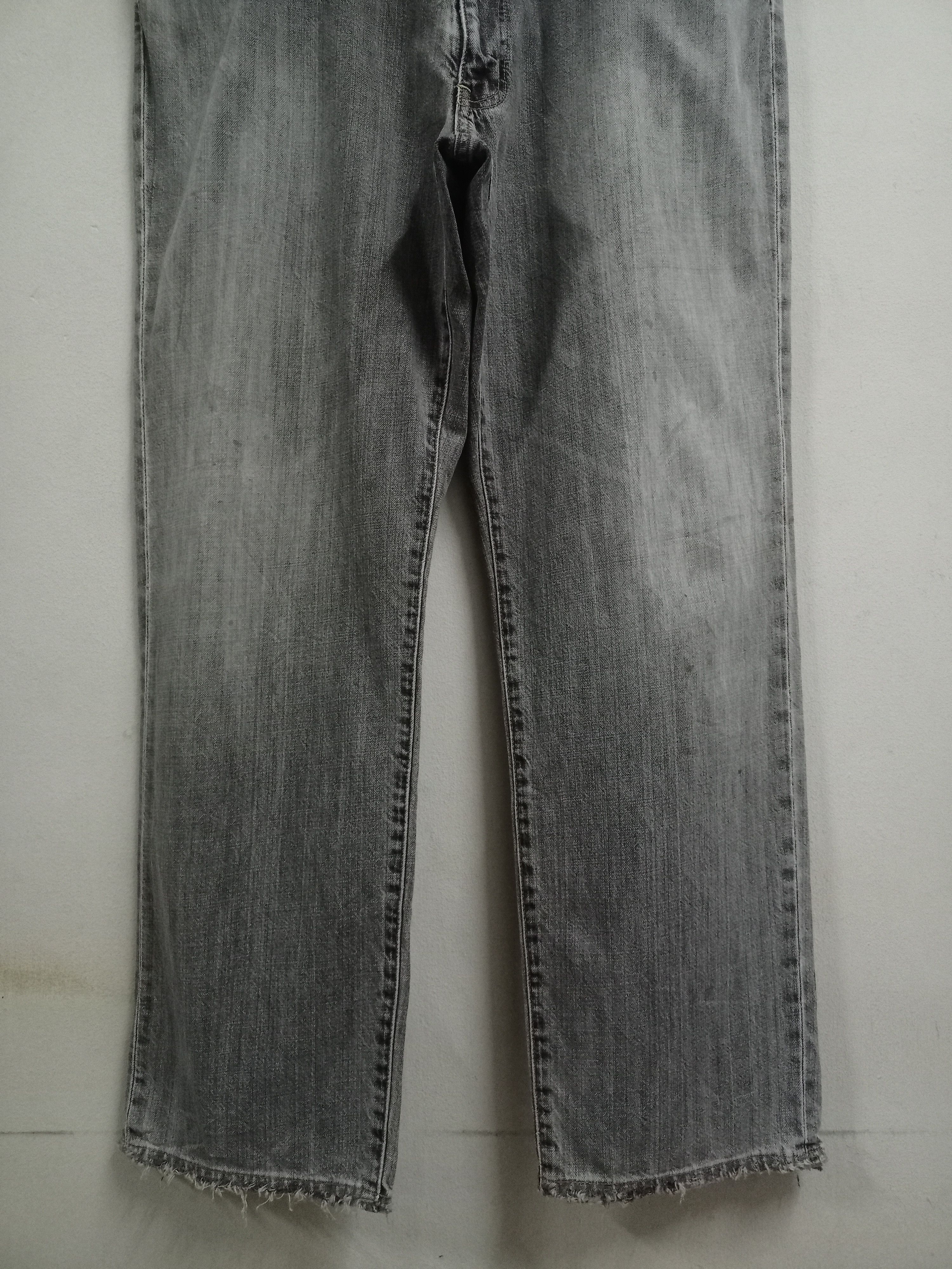 Wrangler Vintage Wrangler Frayed Hem Distressed Baggy Style Jeans Size US 39 - 5 Thumbnail