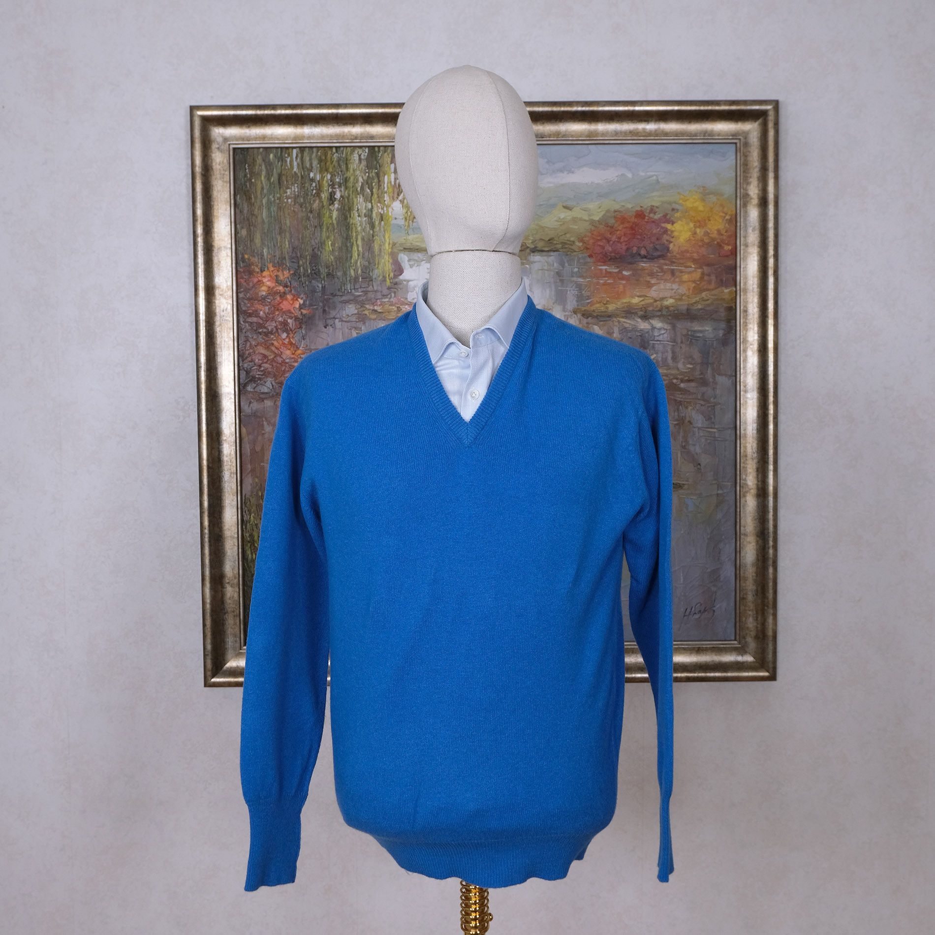 William Lockie William Lockie, light blue jumper, size L, Geelong wool Size US L / EU 52-54 / 3 - 1 Thumbnail