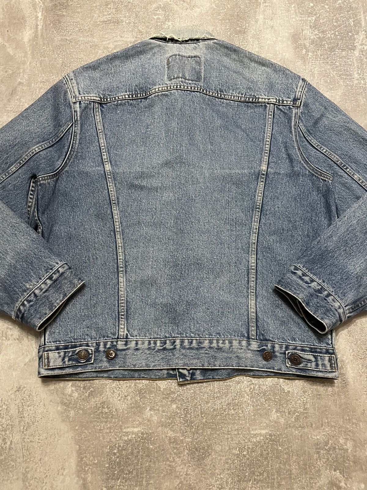 Levi's Vintage Levis Distressed Denim Jacket 90s Size L Men’s Size US L / EU 52-54 / 3 - 22 Thumbnail