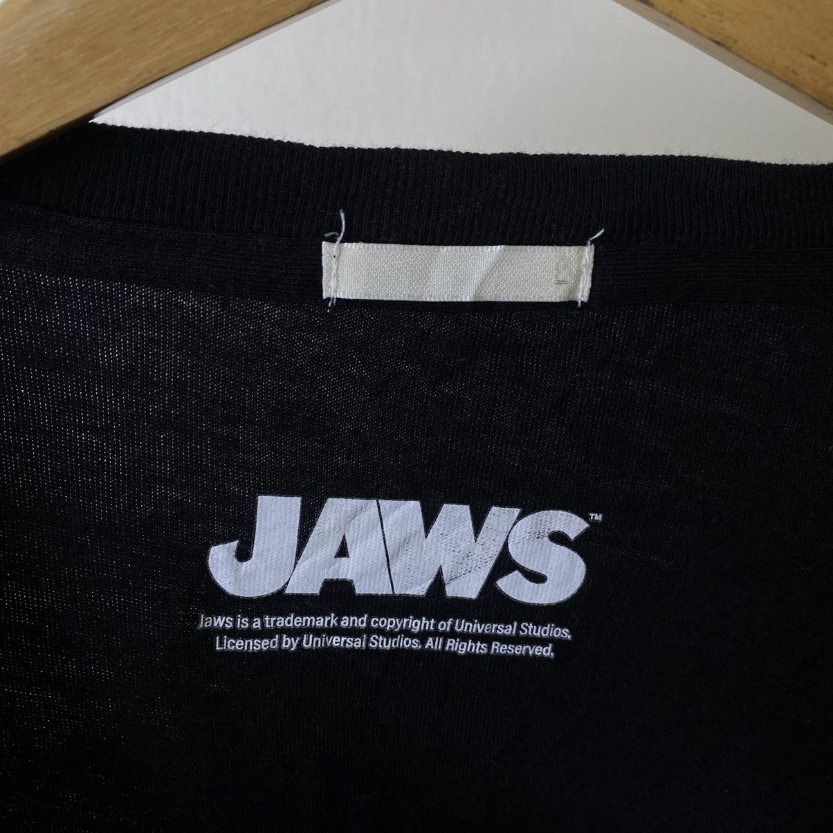 GU GU x Universal Studios Jaws OG Movie Poster Collaboration T Size US L / EU 52-54 / 3 - 3 Thumbnail