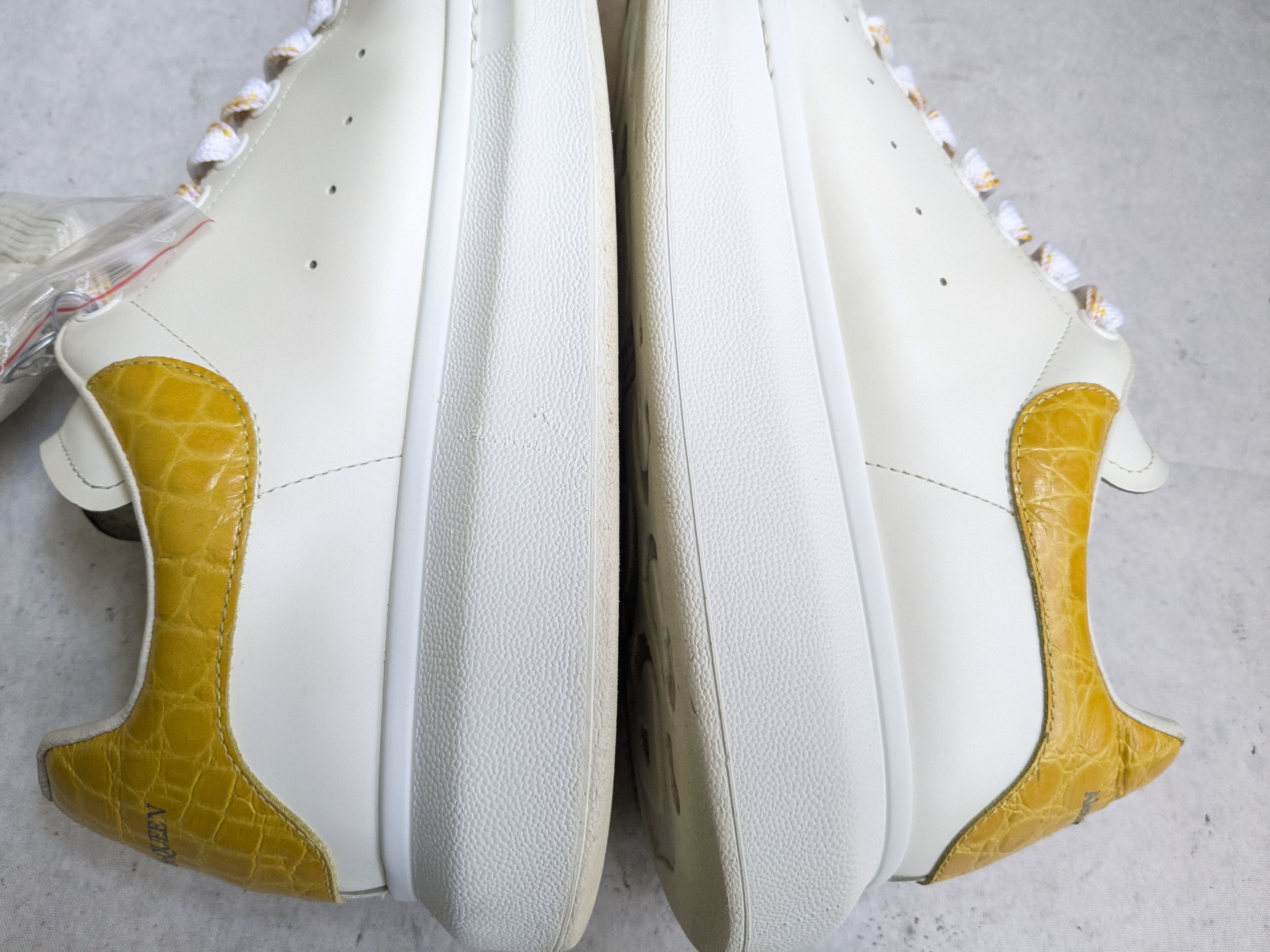 Alexander McQueen Alexander McQueen Larry Oversized Sneakers 9 42 White Yellow Size US 9 / EU 42 - 12 Thumbnail
