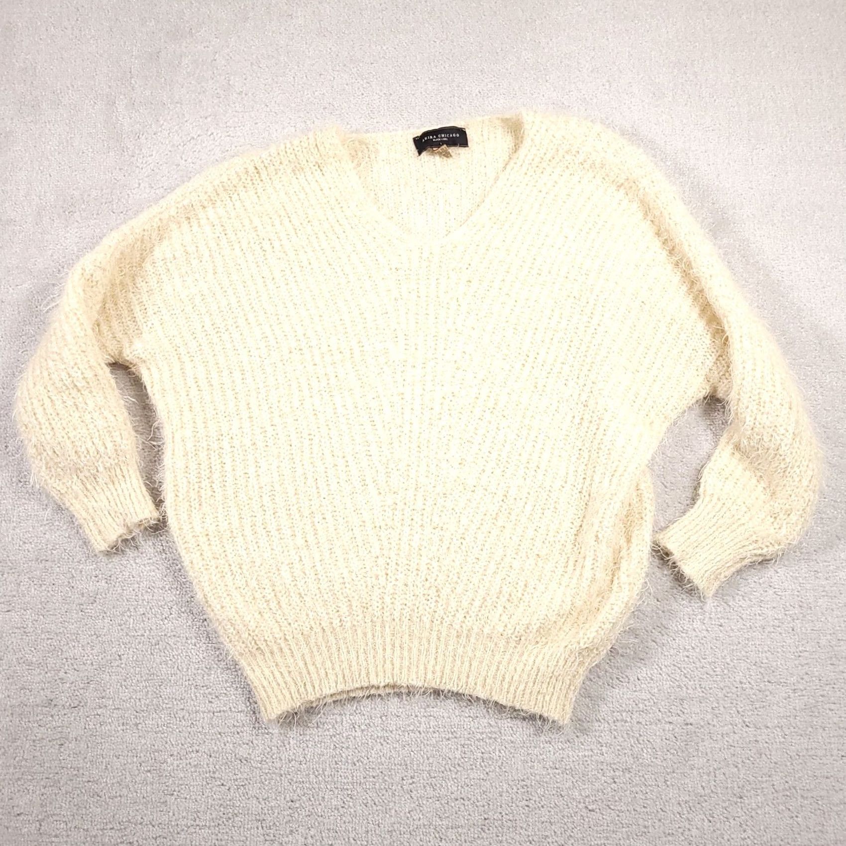 Akira VINTAGE Akira Chicago Black Label Sweater Womens Large Ivory Eyelash V Neck Soft Casual Size L / US 10 / IT 46 - 2 Thumbnail