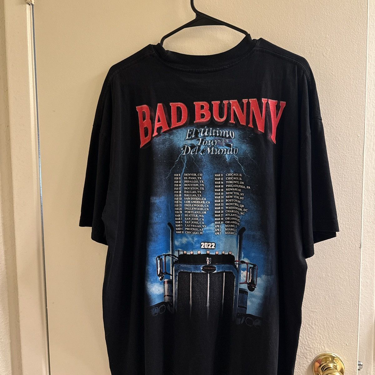 Other Bad Bunny El Ultimo Tour del Mundo Tee Size US L / EU 52-54 / 3 - 2 Thumbnail