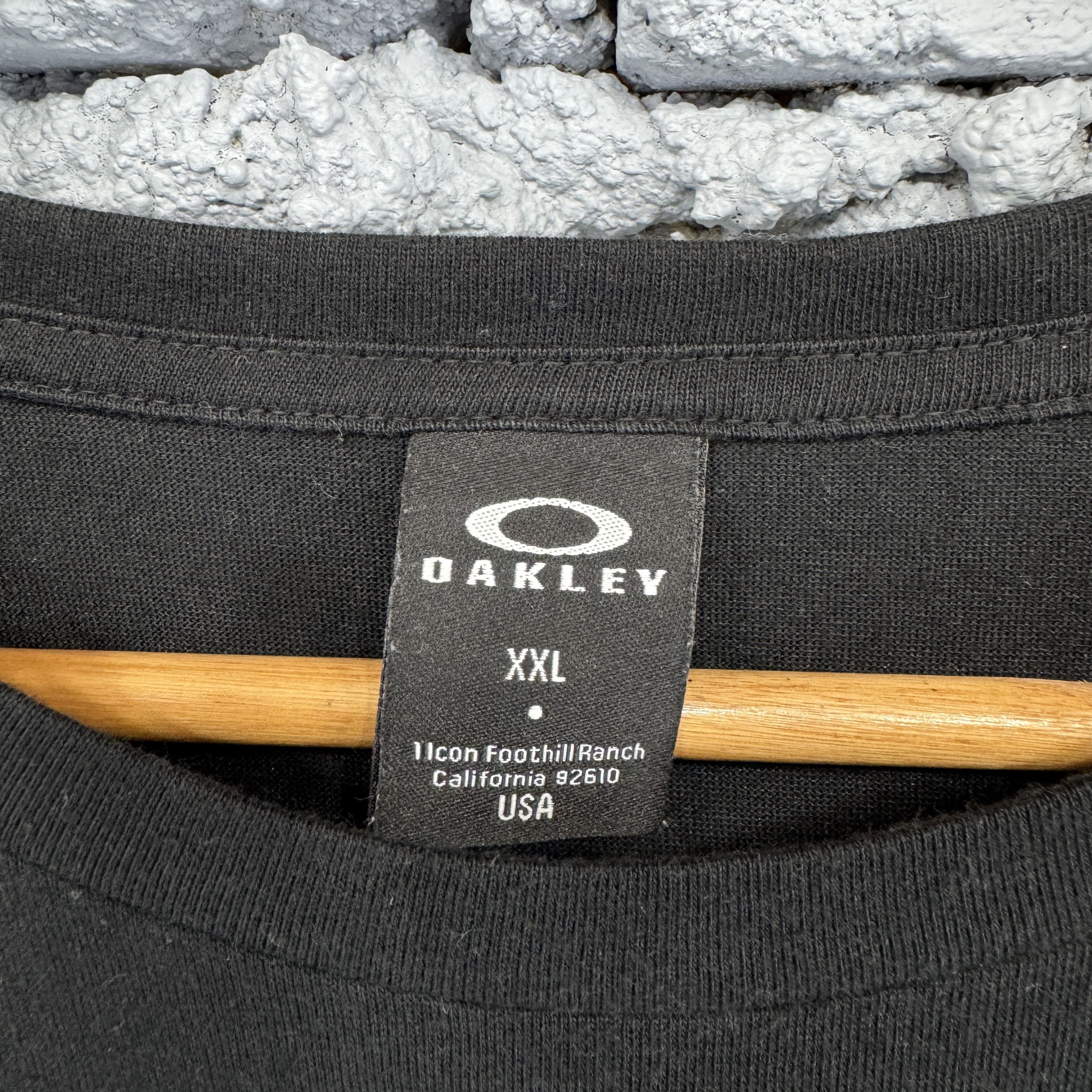 Oakley Oakley O Bark or Buckle USA Tshirt Stylized American Flag Size US XXL / EU 58 / 5 - 4 Thumbnail