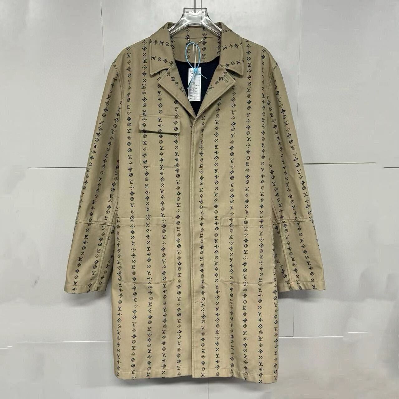 Louis Vuitton louis vuitton brown logo printed coat Size XL / US 12-14 / IT 48-50 - 1 Thumbnail