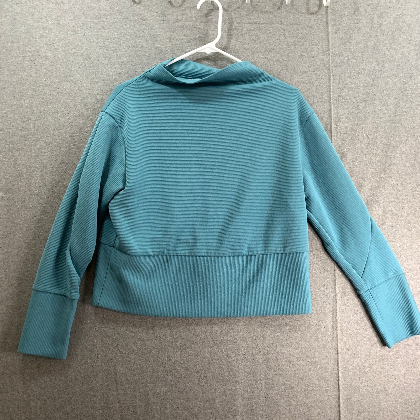 Nike Nike Dri Fit Shirt Women Size Small Athletic Long Sleeve Size S / US 4 / IT 40 - 1 Thumbnail