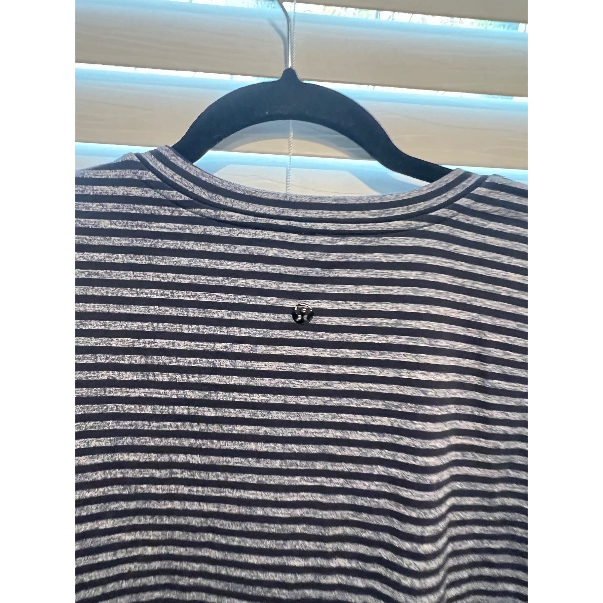 Lululemon Lululemon Long Sleeve Shirt - Size L Size US L / EU 52-54 / 3 - 3 Thumbnail